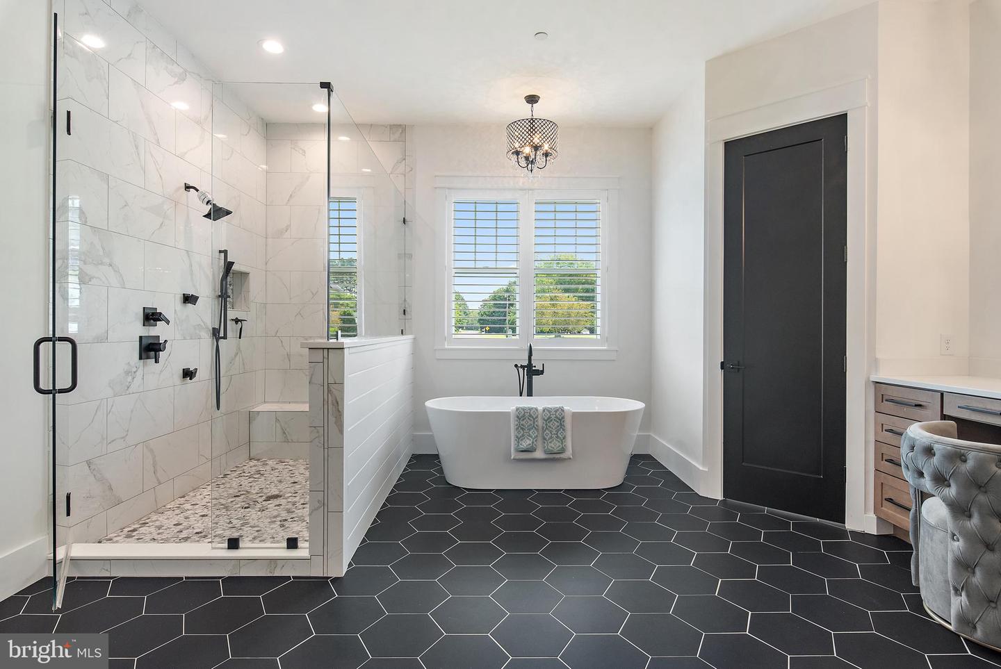 Queenstown, Maryland, 21658, United States, 5 Bedrooms Bedrooms, ,5 BathroomsBathrooms,Residential,For Sale,1907636