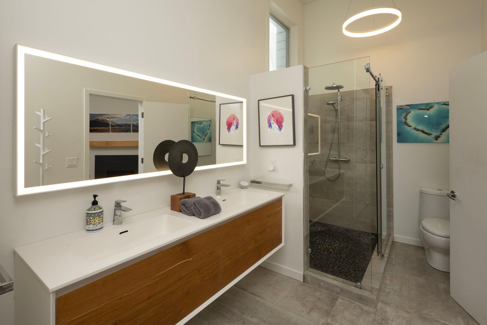 Minneapolis, Minnesota, 55410, United States, 4 Bedrooms Bedrooms, ,2 BathroomsBathrooms,Residential,For Sale,1805431