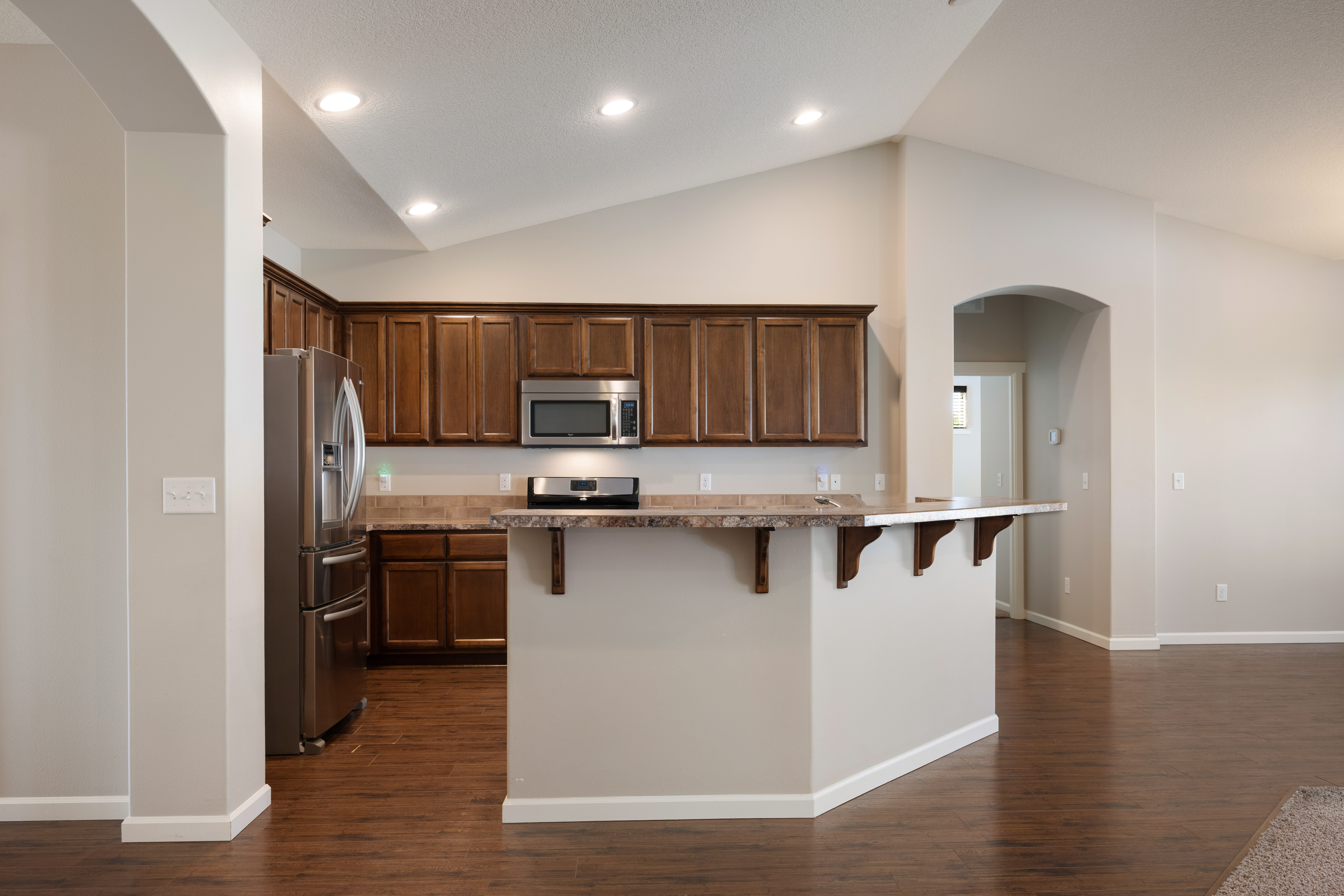  Welcome to this well-maintained 3-bedroom, 2-bath New Tradition resale - 物件實景