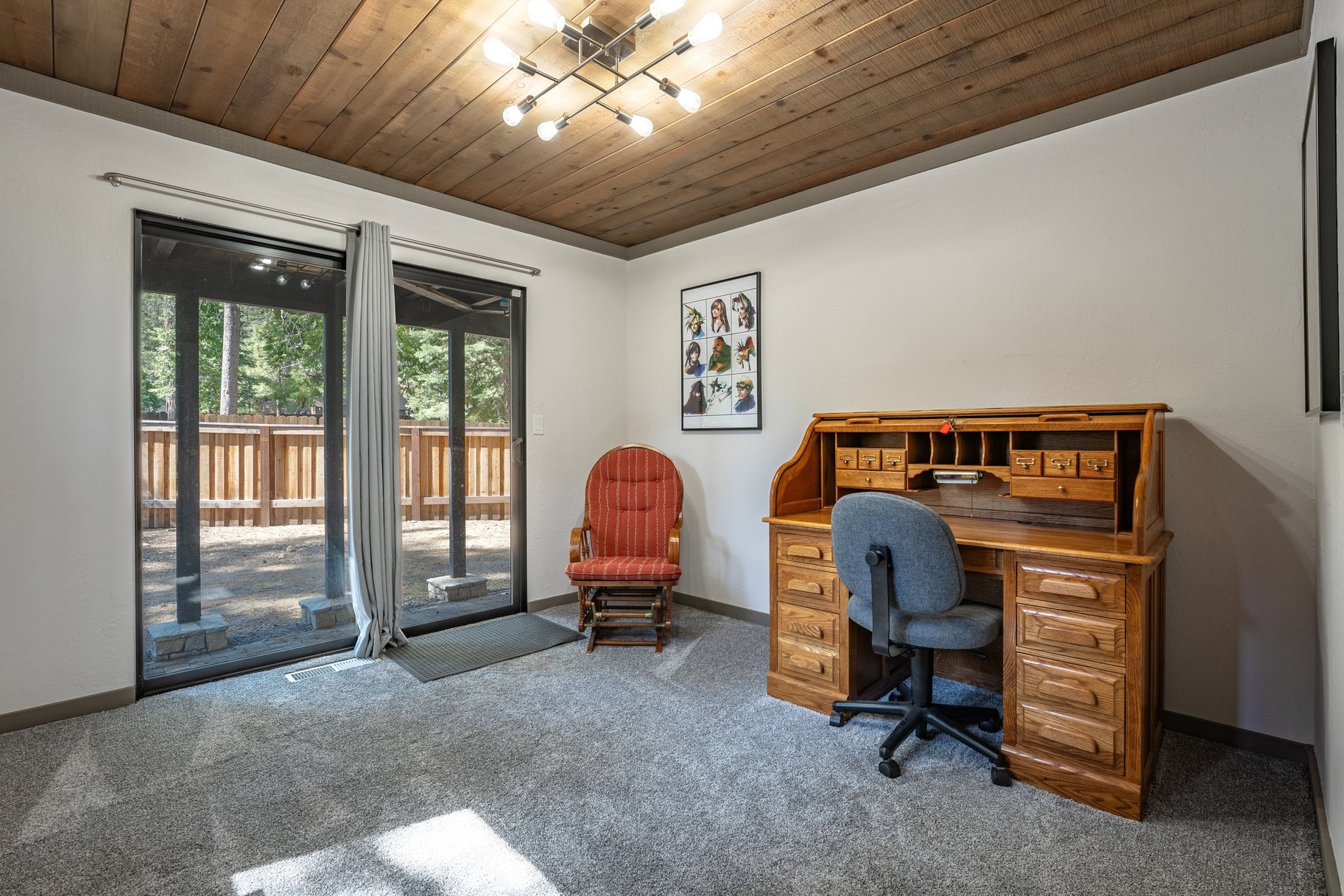  Loved and Cared For West Shore Home with Large Detached Garage and ADU Potential - 物件實景