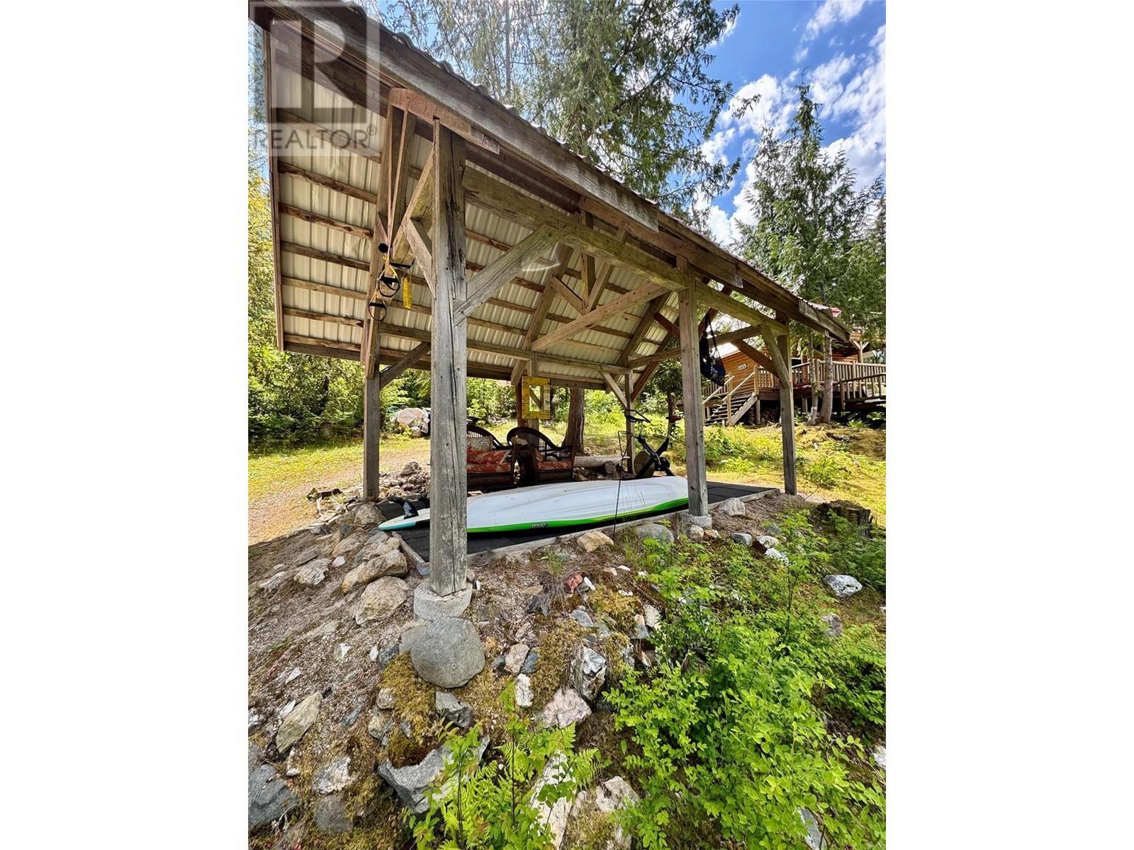 SICAMOUS, British Columbia, V0E 2V0, CA, 3 Bedrooms Bedrooms, ,2 BathroomsBathrooms,Residential,For Sale,1838077