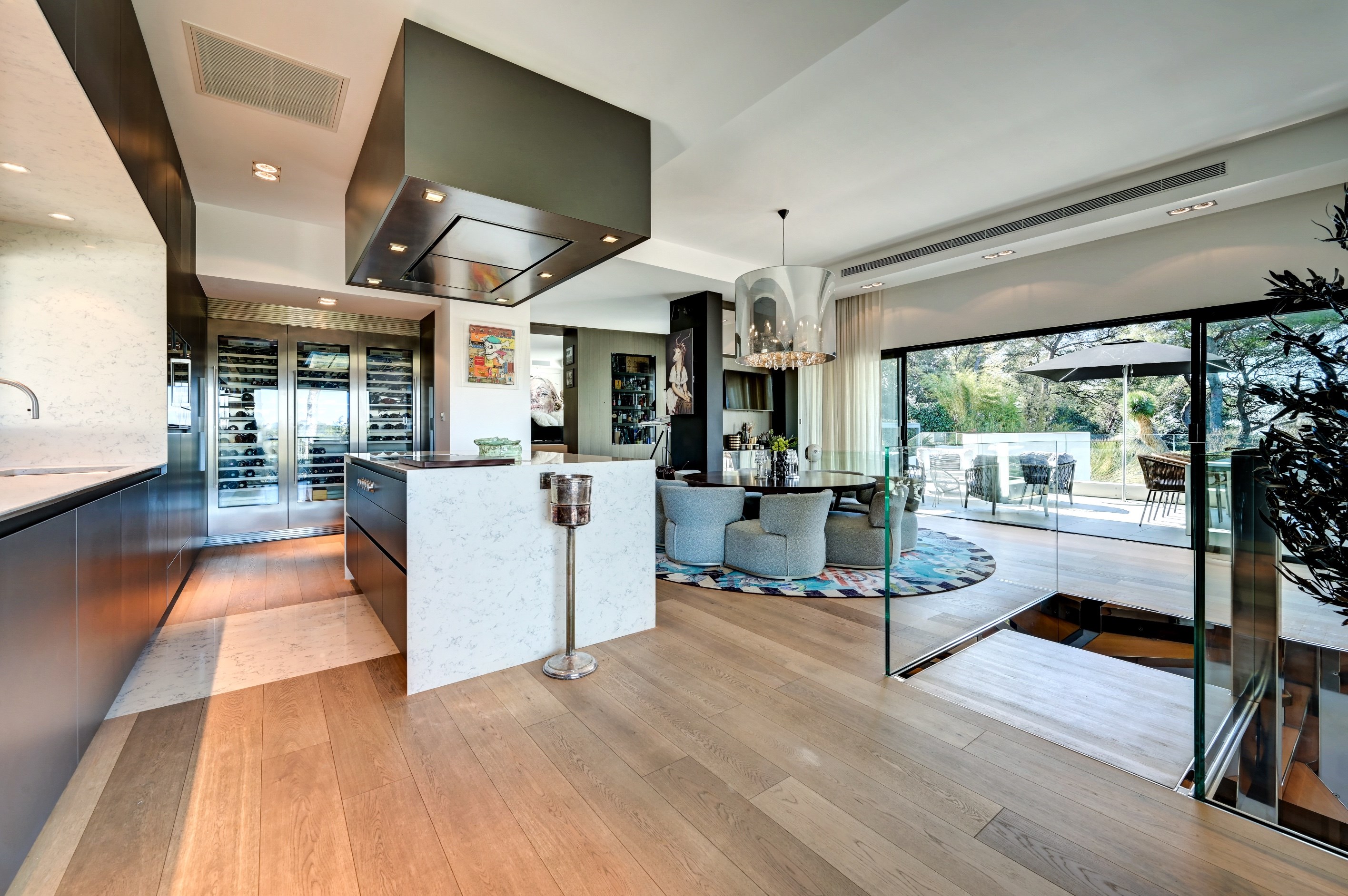  Les Pinchinats — Contemporary Property in a Dominant Position on 7,000 sqm with… - 物件實景
