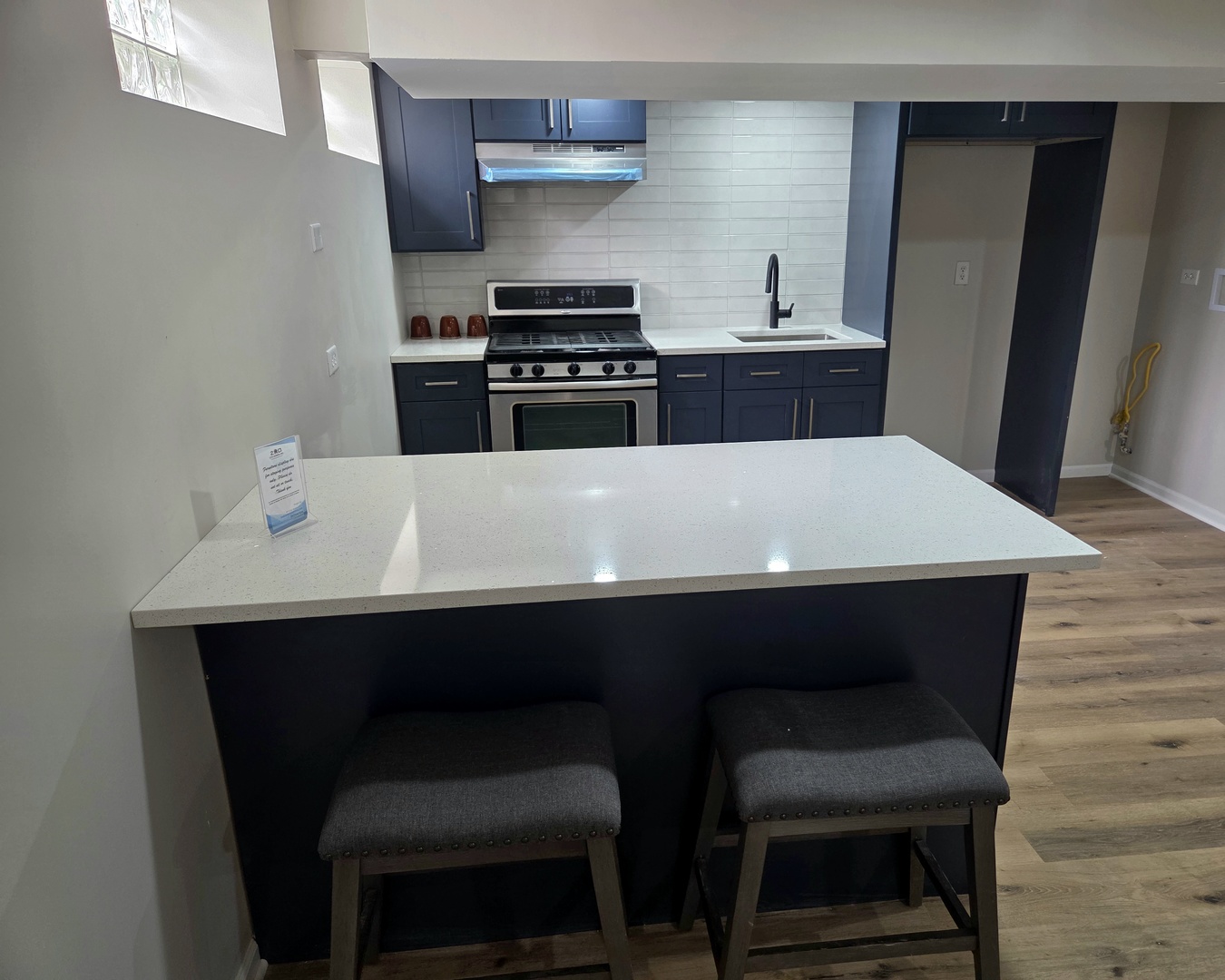 Chicago, Illinois, 60656, United States, 2 Bedrooms Bedrooms, ,2 BathroomsBathrooms,Residential,For Sale,2028341