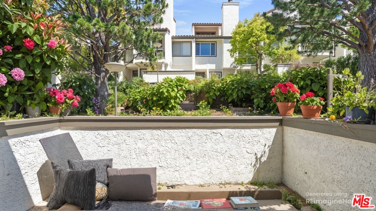 Pacific Palisades, California, 90272, United States, 2 Bedrooms Bedrooms, ,3 BathroomsBathrooms,Residential,For Sale,1950825