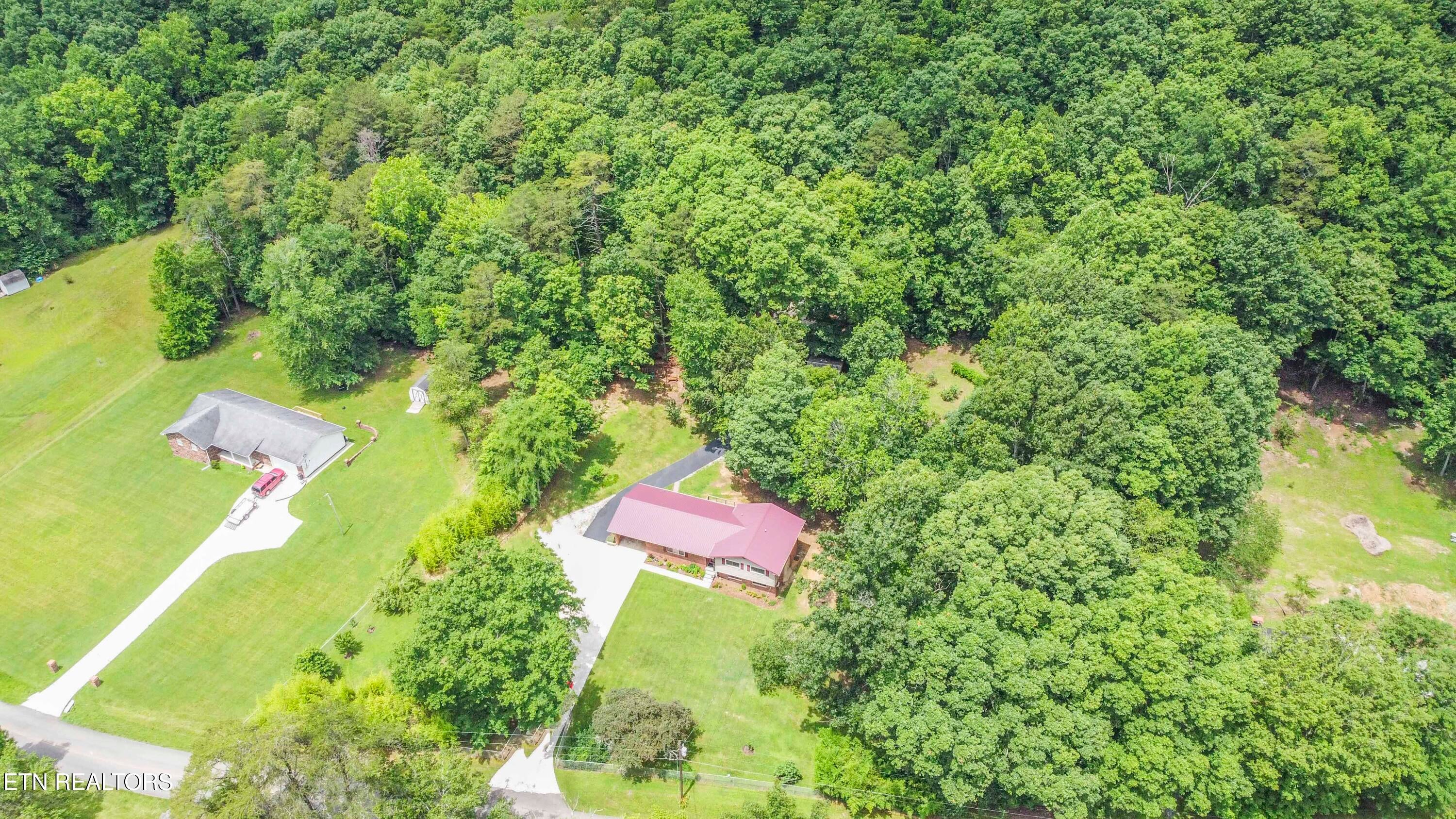 Kingston, Tennessee, 37763, United States, 3 Bedrooms Bedrooms, ,2 BathroomsBathrooms,Residential,For Sale,1882292