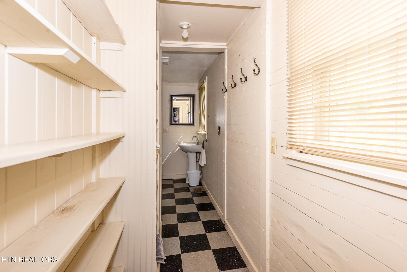 Townsend, Tennessee, 37882, United States, 1 Bedroom Bedrooms, ,1 BathroomBathrooms,Residential,For Sale,1973963