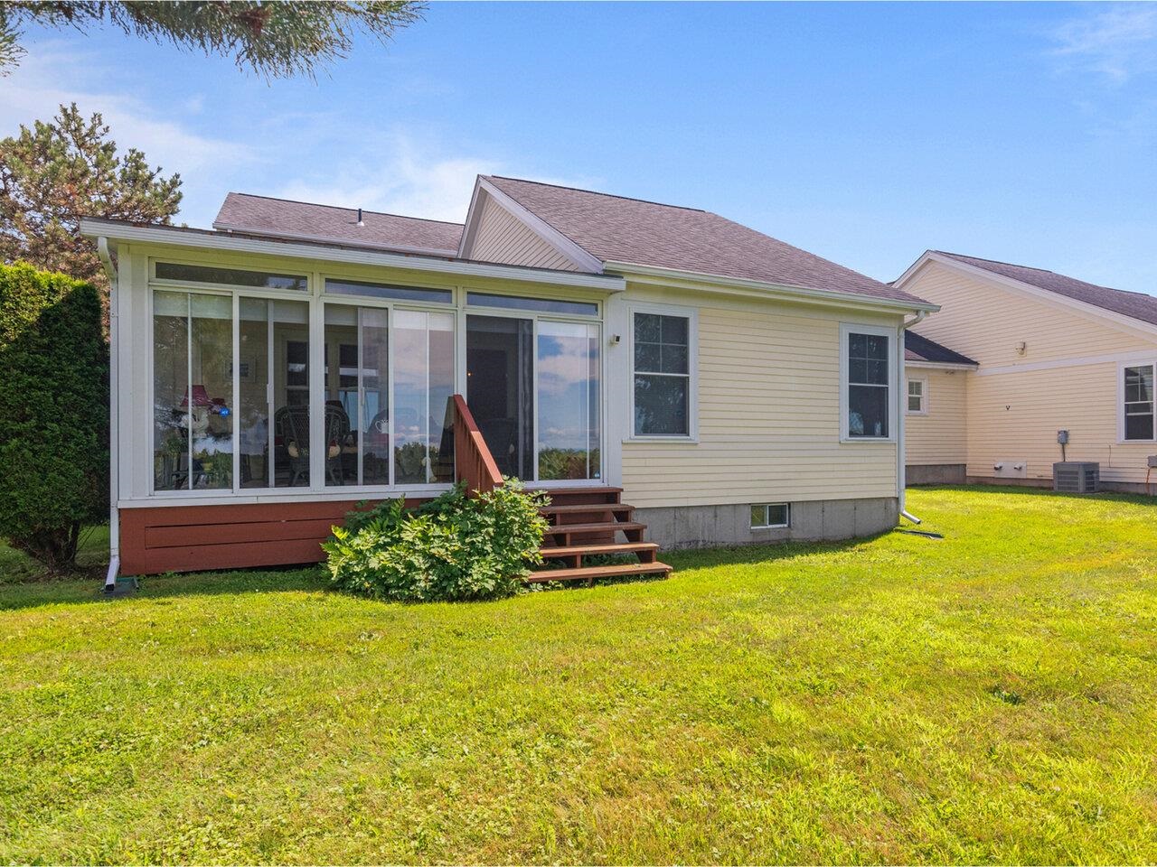 Williston, Vermont, 05495, United States, 2 Bedrooms Bedrooms, ,3 BathroomsBathrooms,Residential,For Sale,1901001