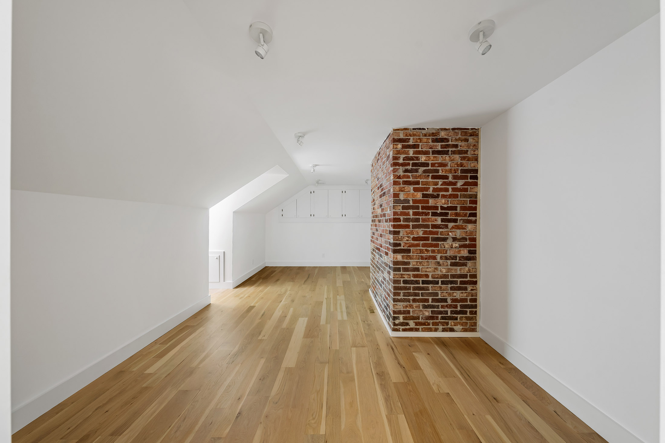  Timeless Architecture and Modern Livability Converge in Tuxedo Park Home - 物件實景
