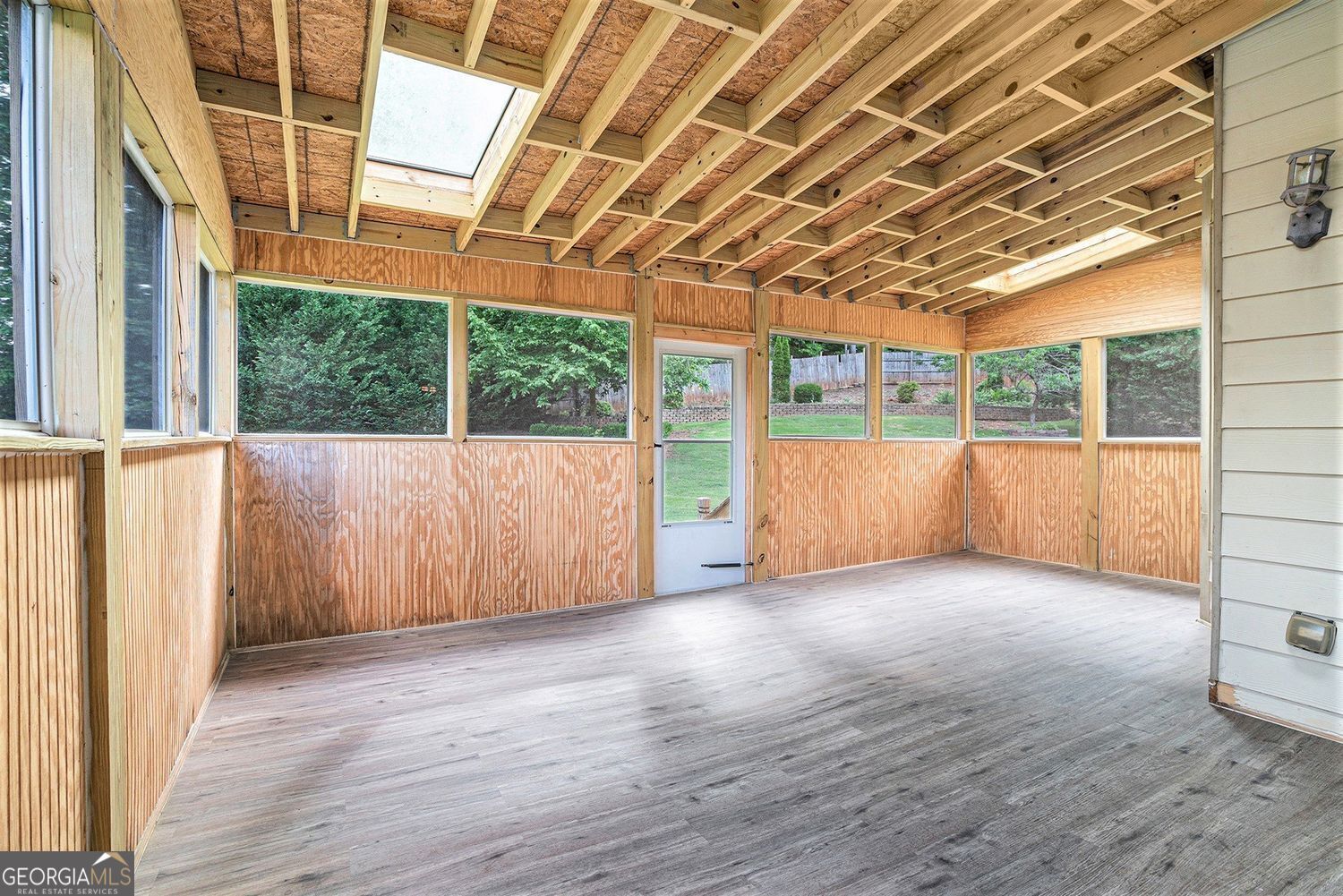 Snellville, Georgia, 30039, United States, 4 Bedrooms Bedrooms, ,5 BathroomsBathrooms,Residential,For Sale,1905137