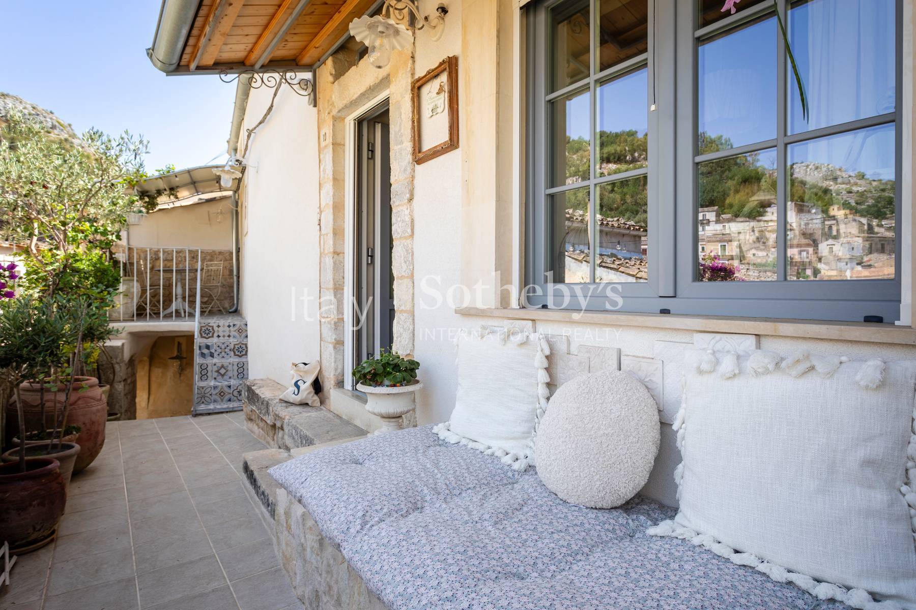  Renovated townhouse with terraces and views over Modica - 物件實景