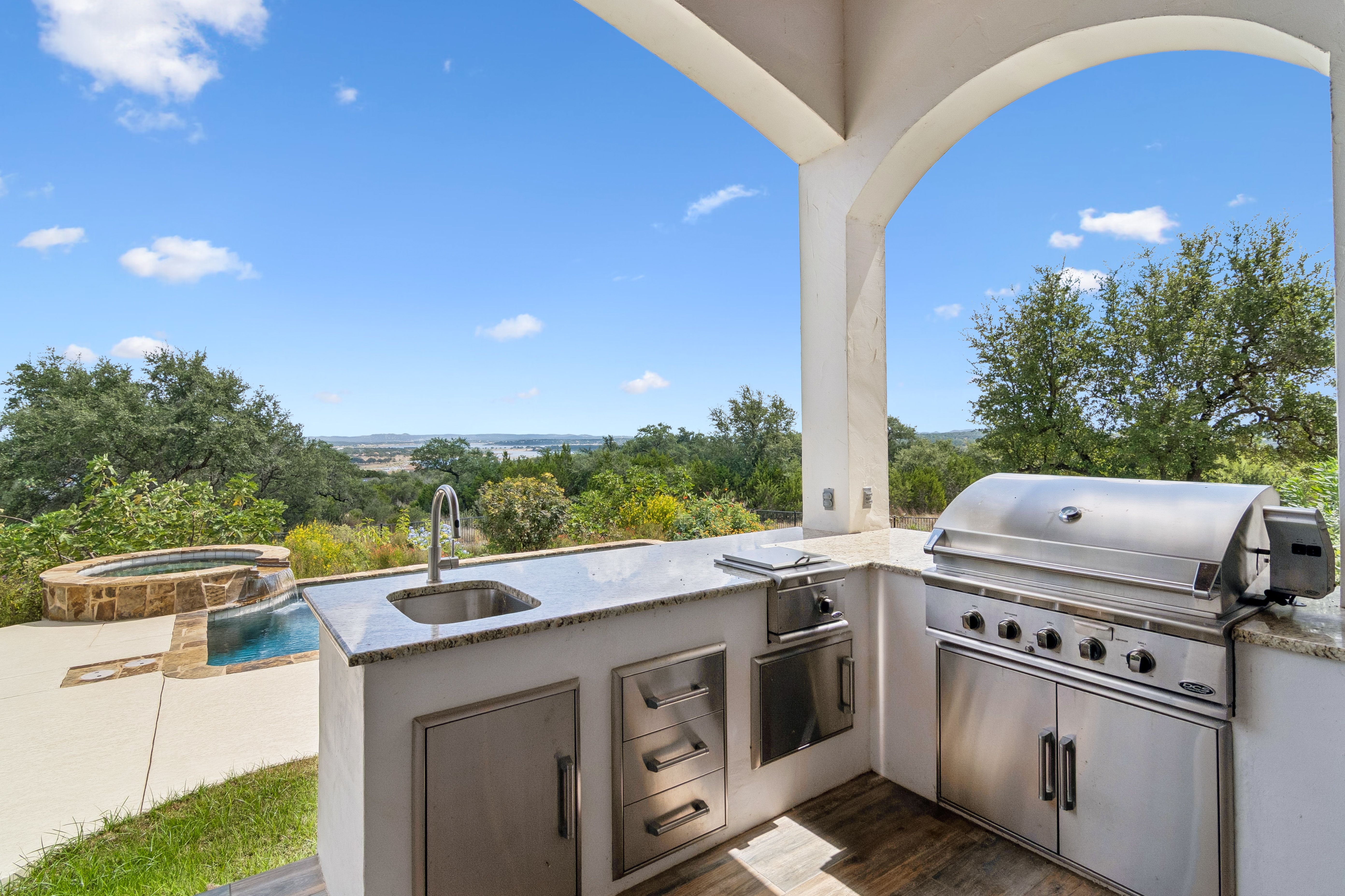  Elevated Living in Lakeview Ridge Estate - 物件實景