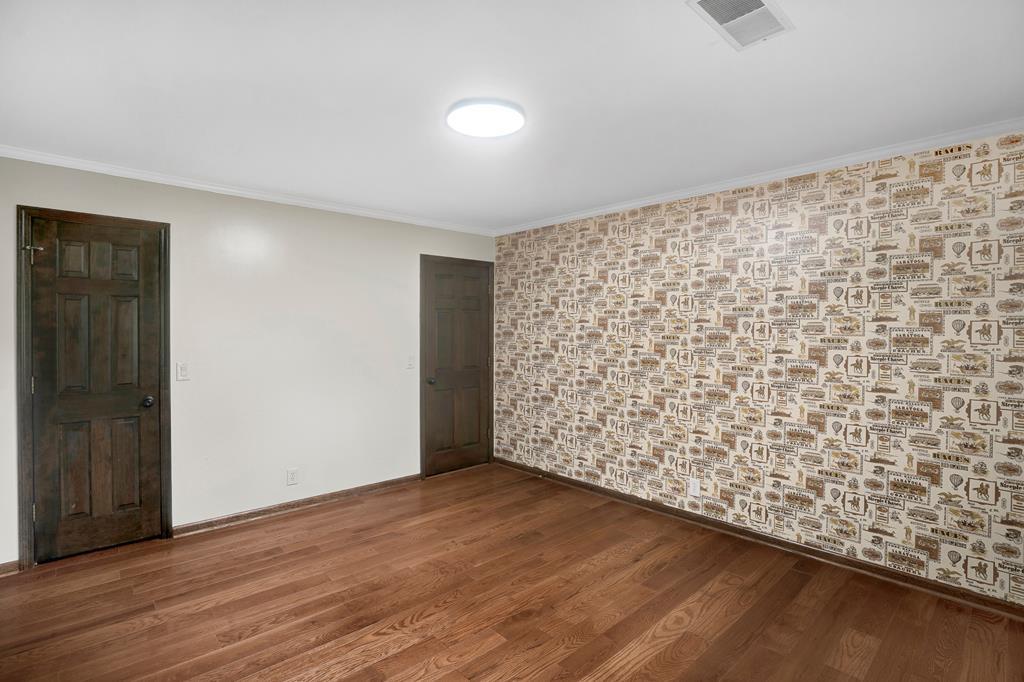 DALTON, Georgia, 30720, United States, 5 Bedrooms Bedrooms, ,3 BathroomsBathrooms,Residential,For Sale,1939085