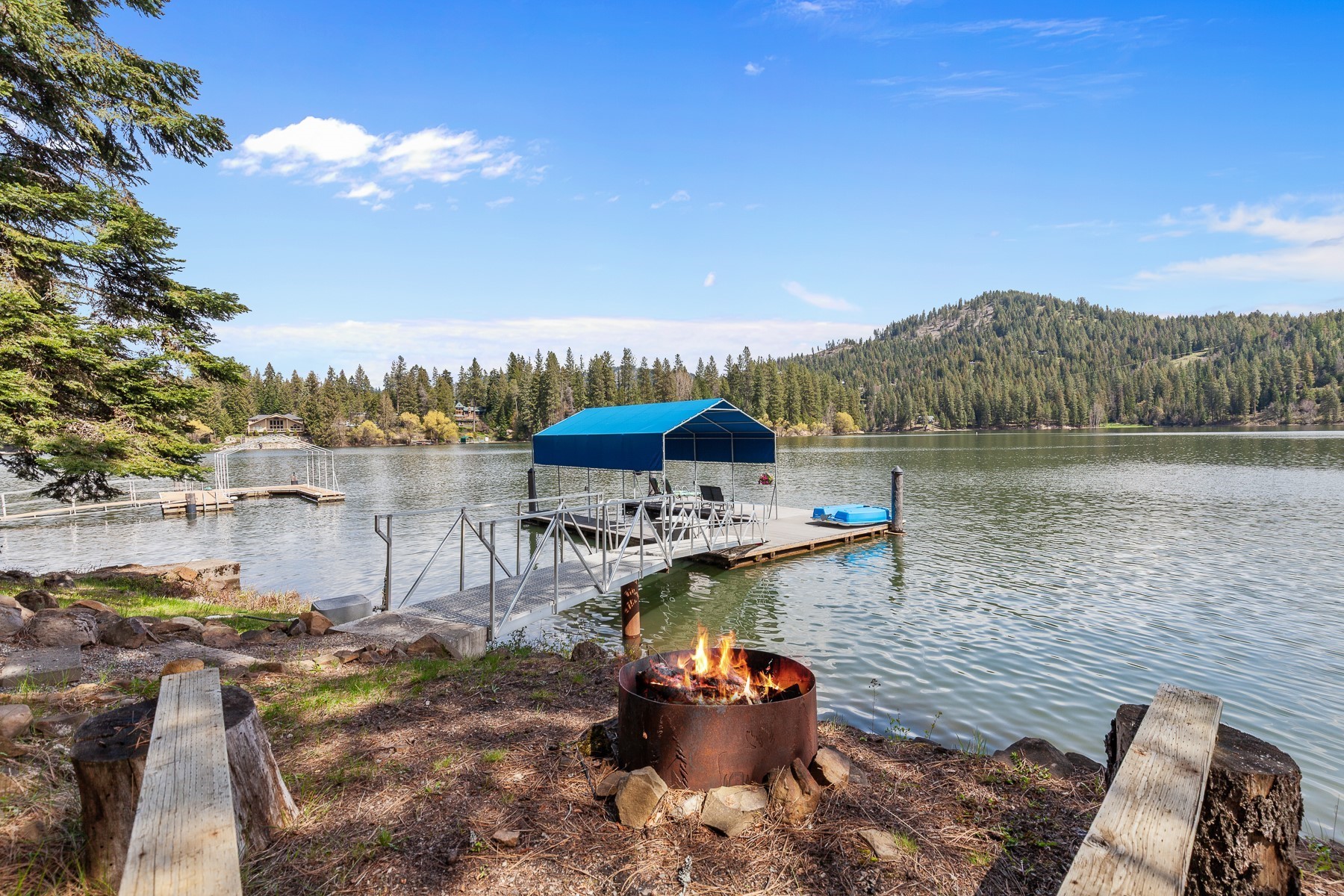  Hayden Lake Year Round Waterfront Living - 物件實景