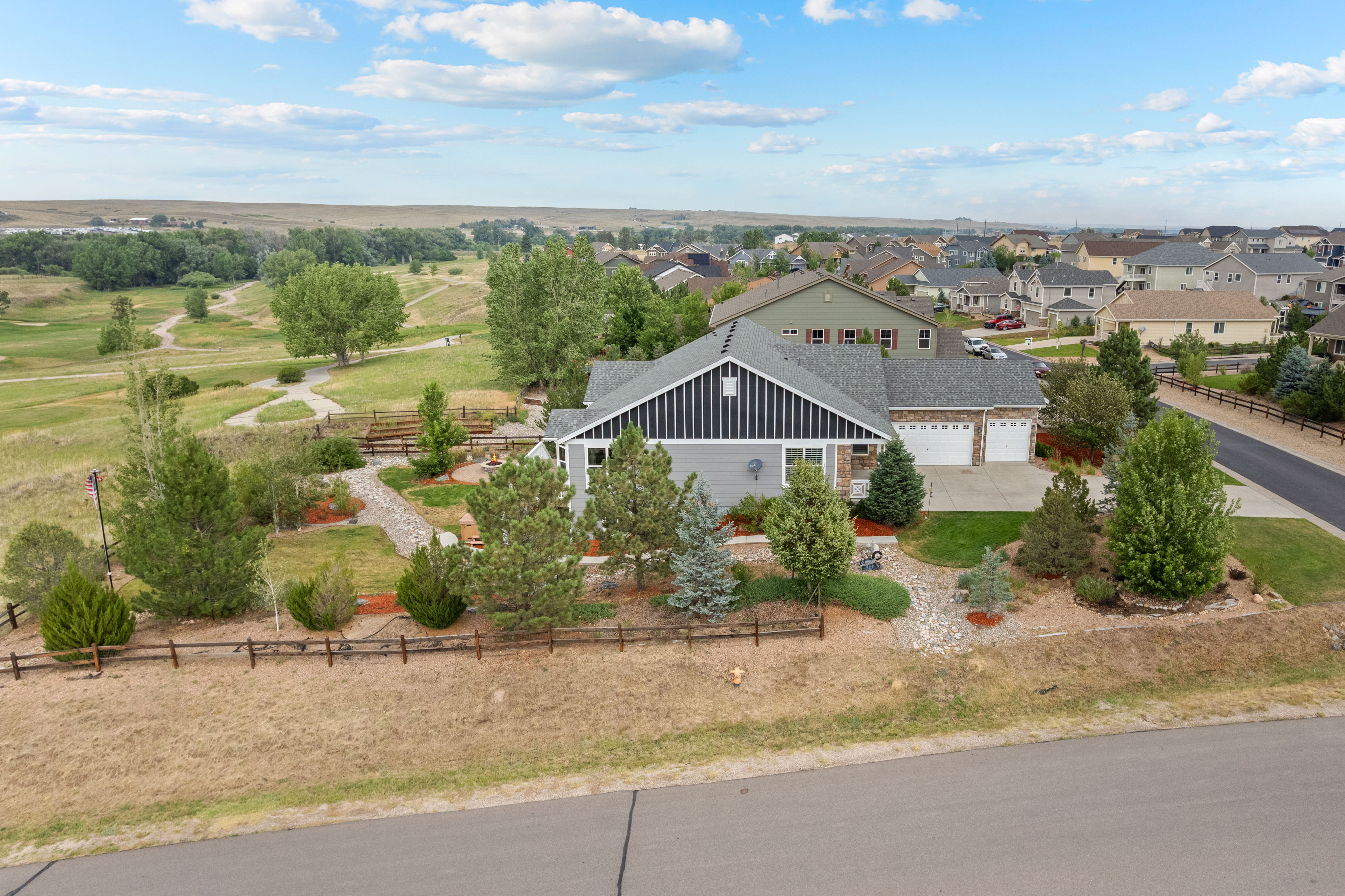  Experience elevated Colorado living in this exceptional ranch-style home. - 物件實景