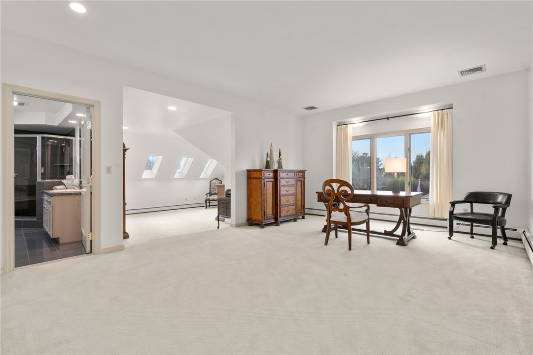 Cranston, Rhode Island, 02920, United States, 3 Bedrooms Bedrooms, ,4 BathroomsBathrooms,Residential,For Sale,1993261