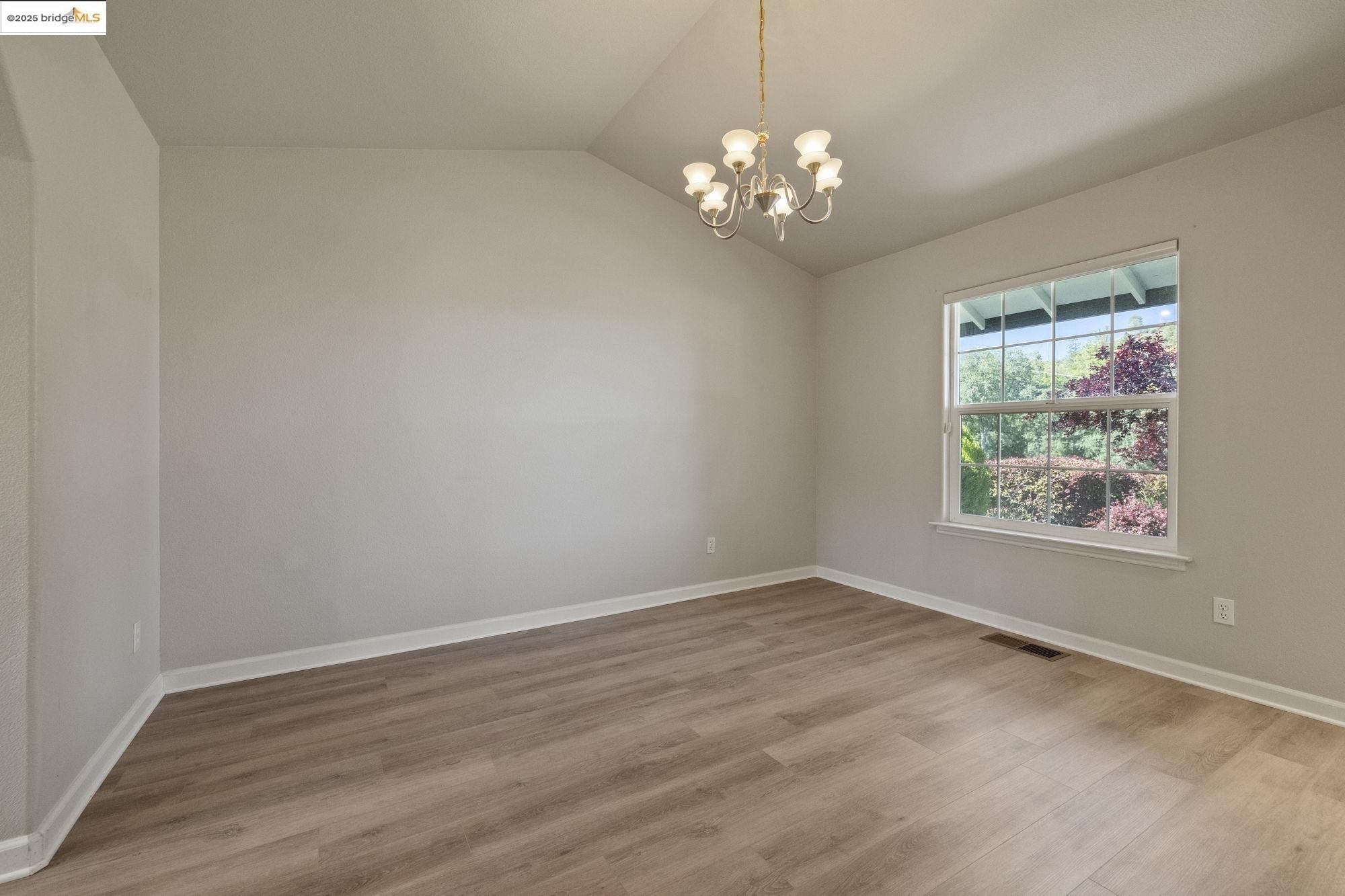 Sonora, California, 95370, United States, 3 Bedrooms Bedrooms, ,2 BathroomsBathrooms,Residential,For Sale,1916057
