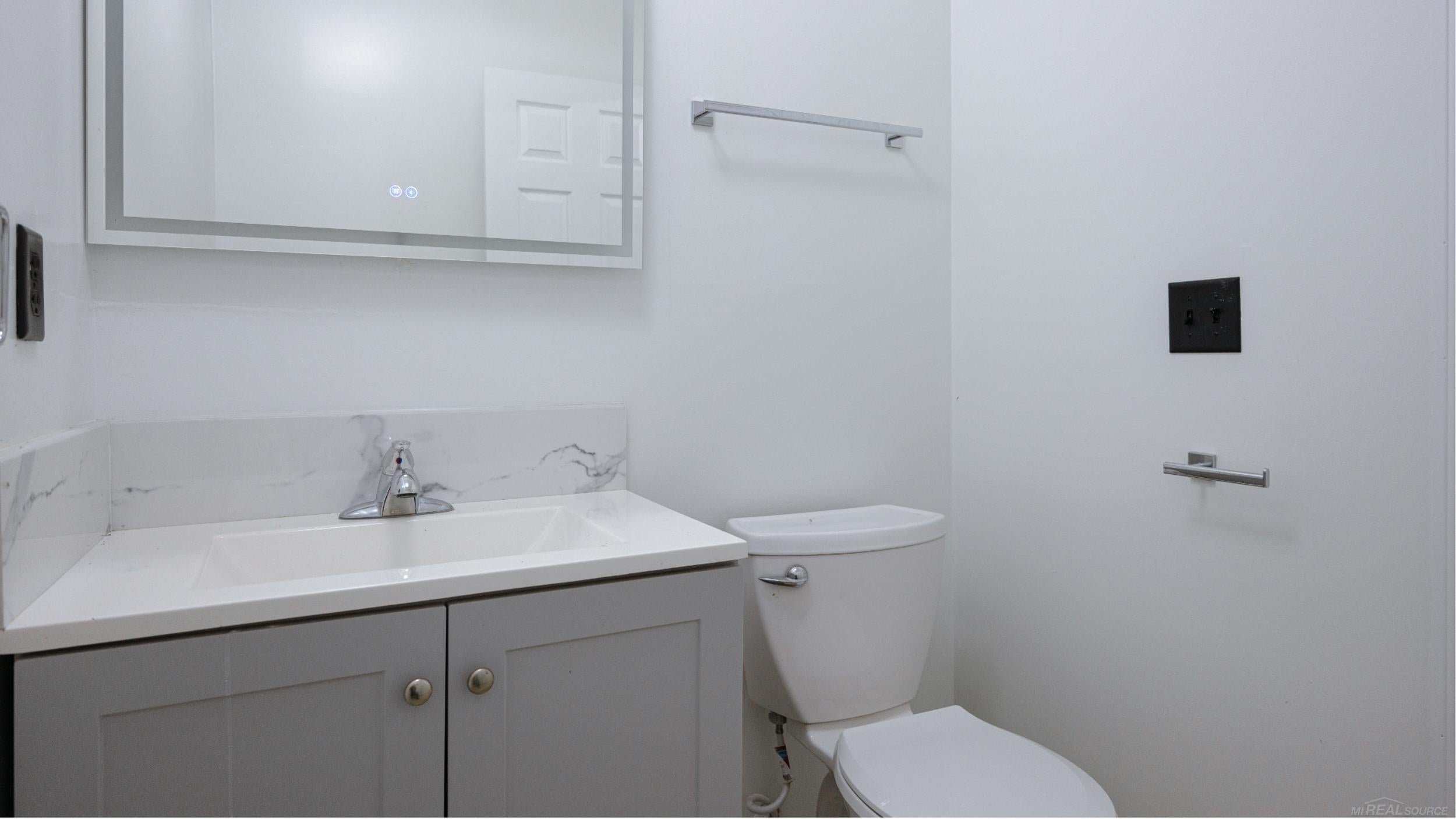 Columbus, Michigan, 48063, United States, 3 Bedrooms Bedrooms, ,3 BathroomsBathrooms,Residential,For Sale,1974296