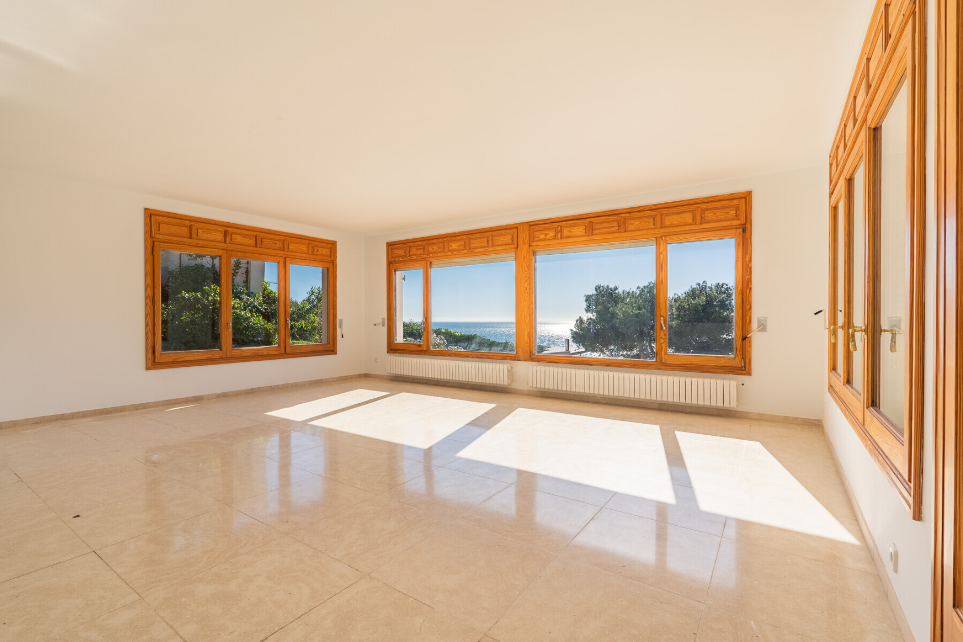  Property with charm and potential with sea and mountain views, Tamariu - 物件實景