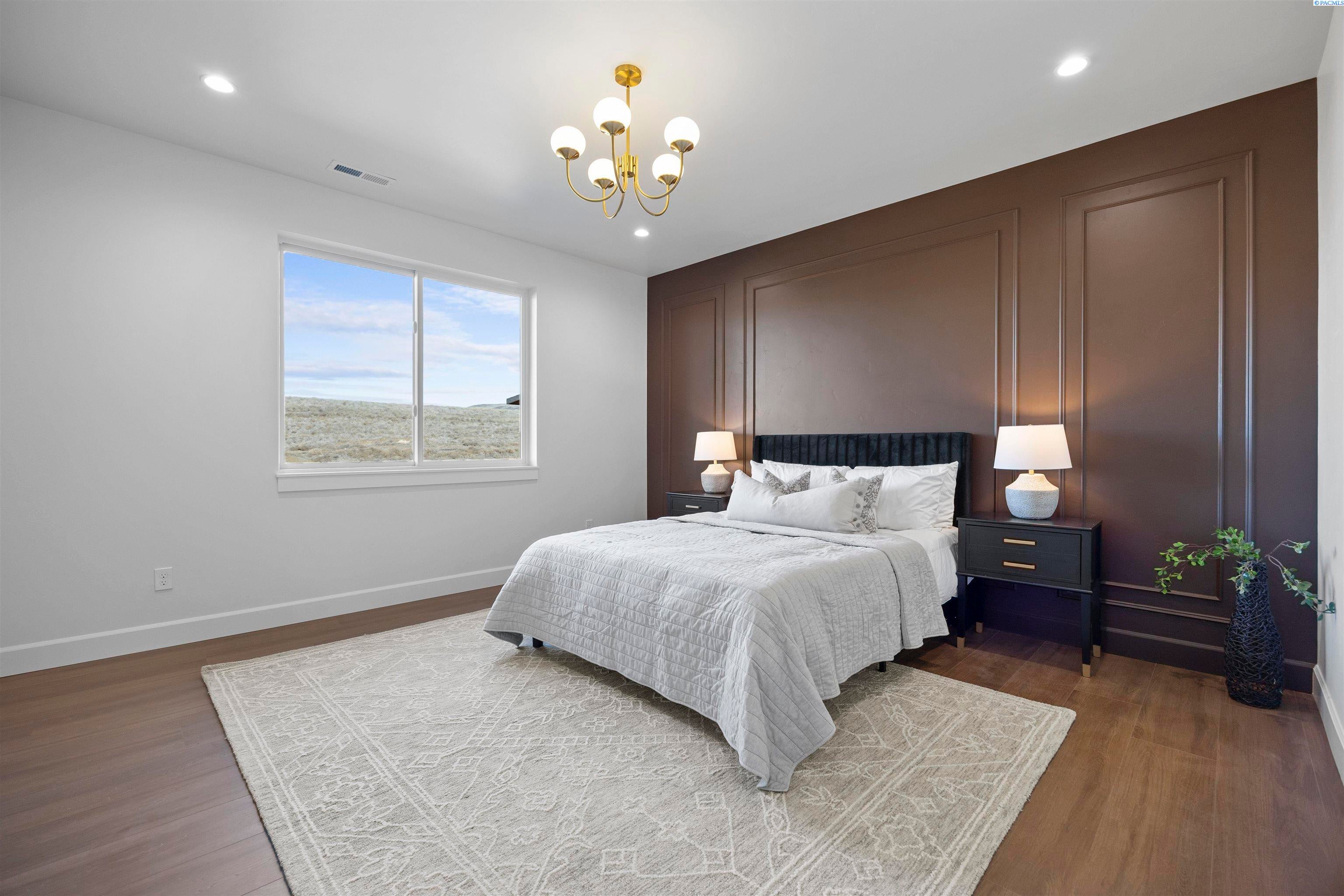 Richland, Washington, 99352, United States, 4 Bedrooms Bedrooms, ,3 BathroomsBathrooms,Residential,For Sale,2021768