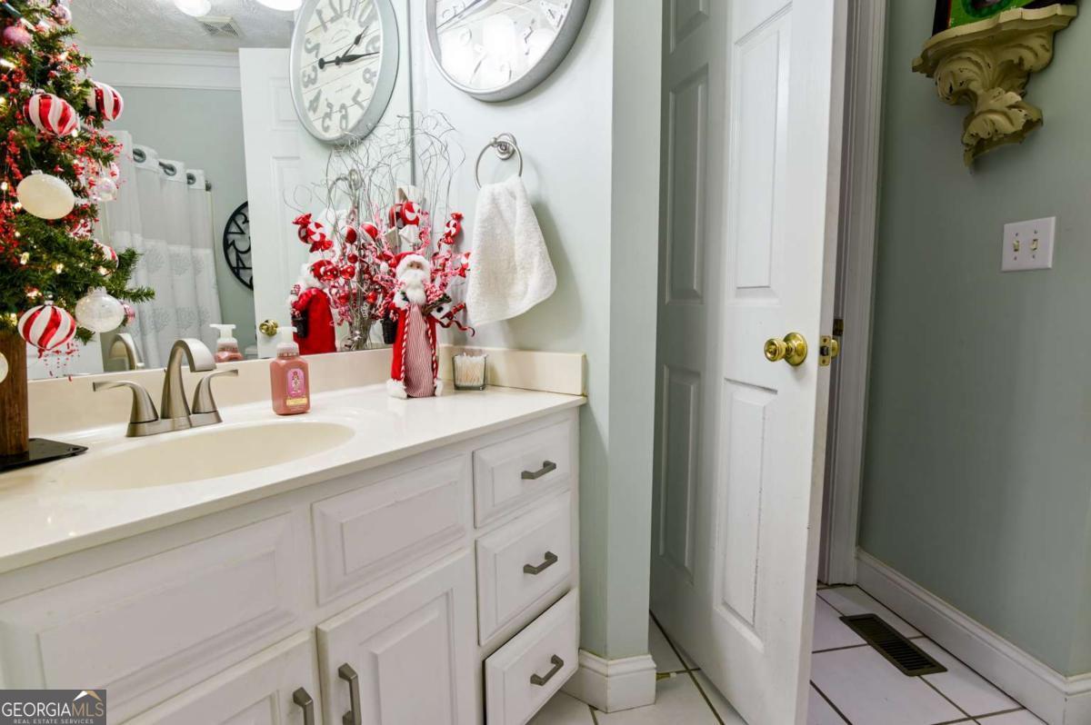 Athens, Georgia, 30606, United States, 6 Bedrooms Bedrooms, ,4 BathroomsBathrooms,Residential,For Sale,2003129