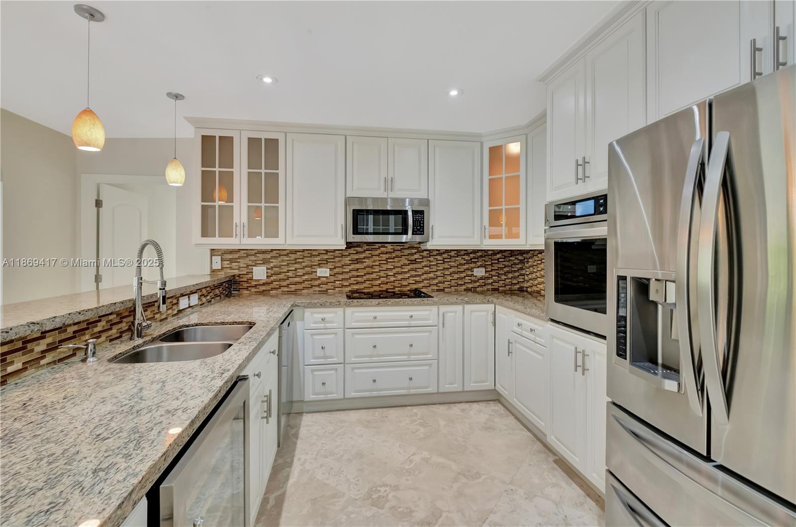 Key Biscayne, Florida, 33149, United States, 4 Bedrooms Bedrooms, ,4 BathroomsBathrooms,Residential,For Sale,1942123