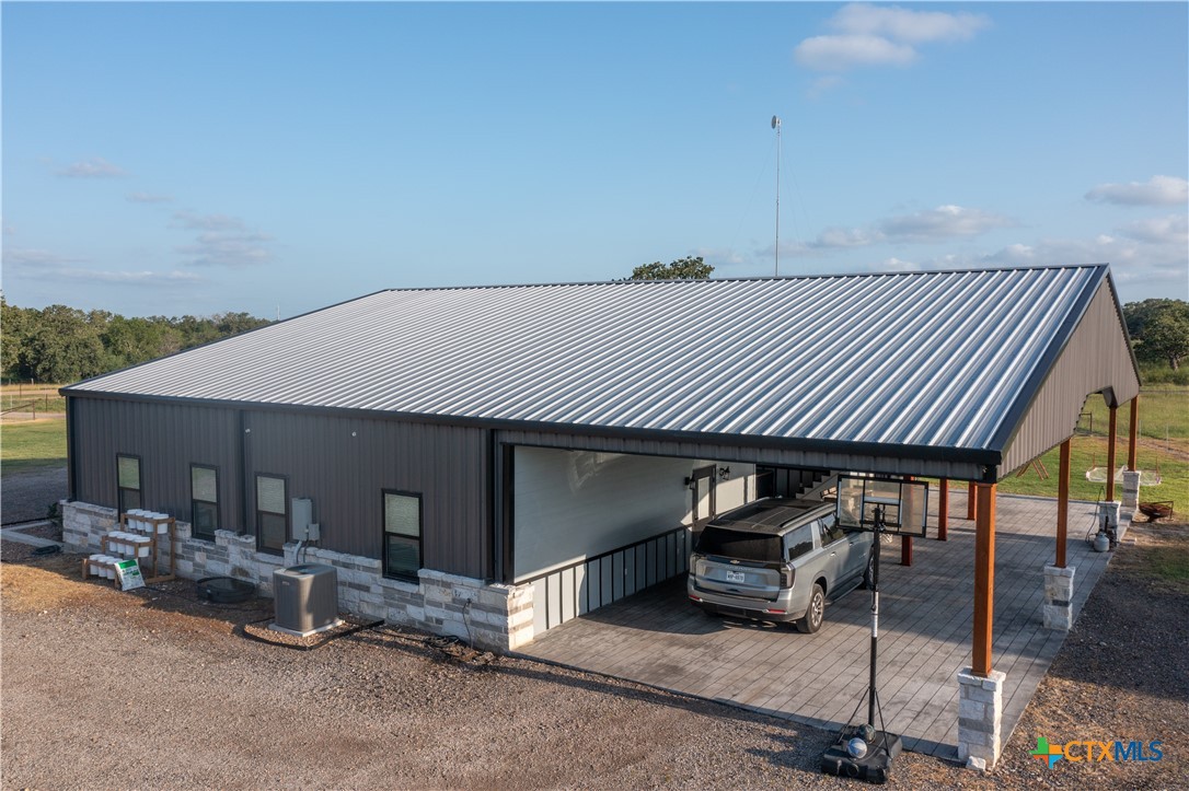 Goliad, Texas, 77963, United States, 4 Bedrooms Bedrooms, ,3 BathroomsBathrooms,Residential,For Sale,1895405