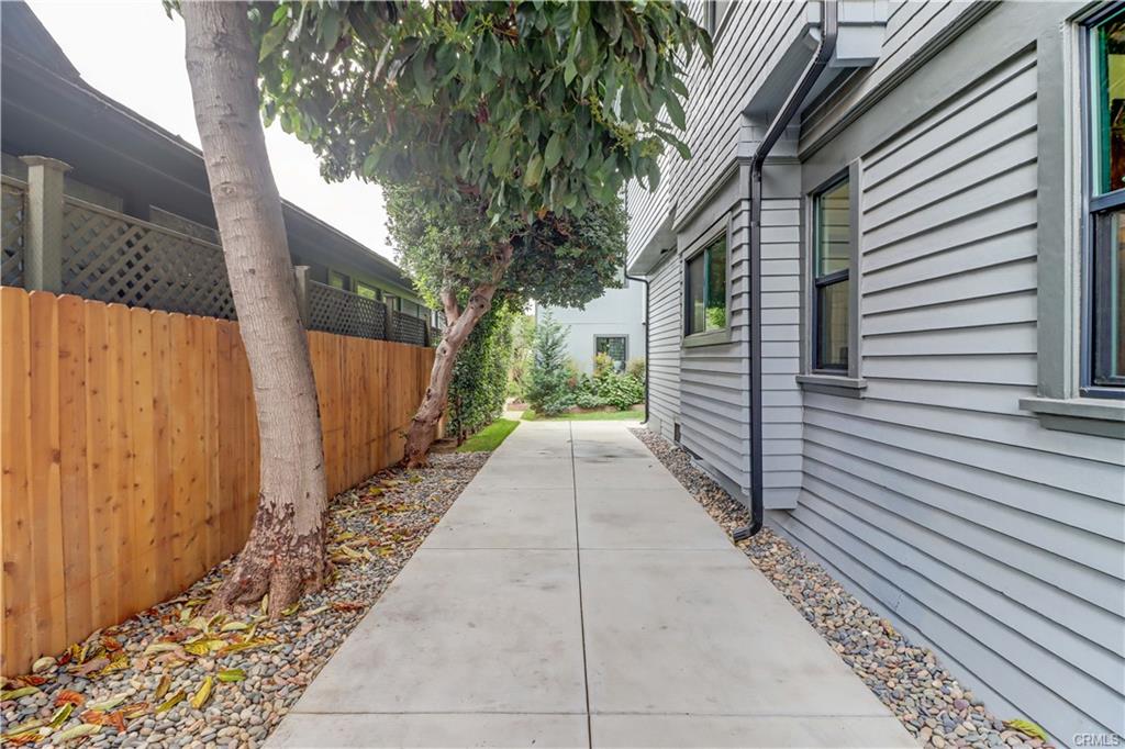 Los ANgeles, California, 90004, United States, 5 Bedrooms Bedrooms, ,2 BathroomsBathrooms,Residential,For Sale,1756474