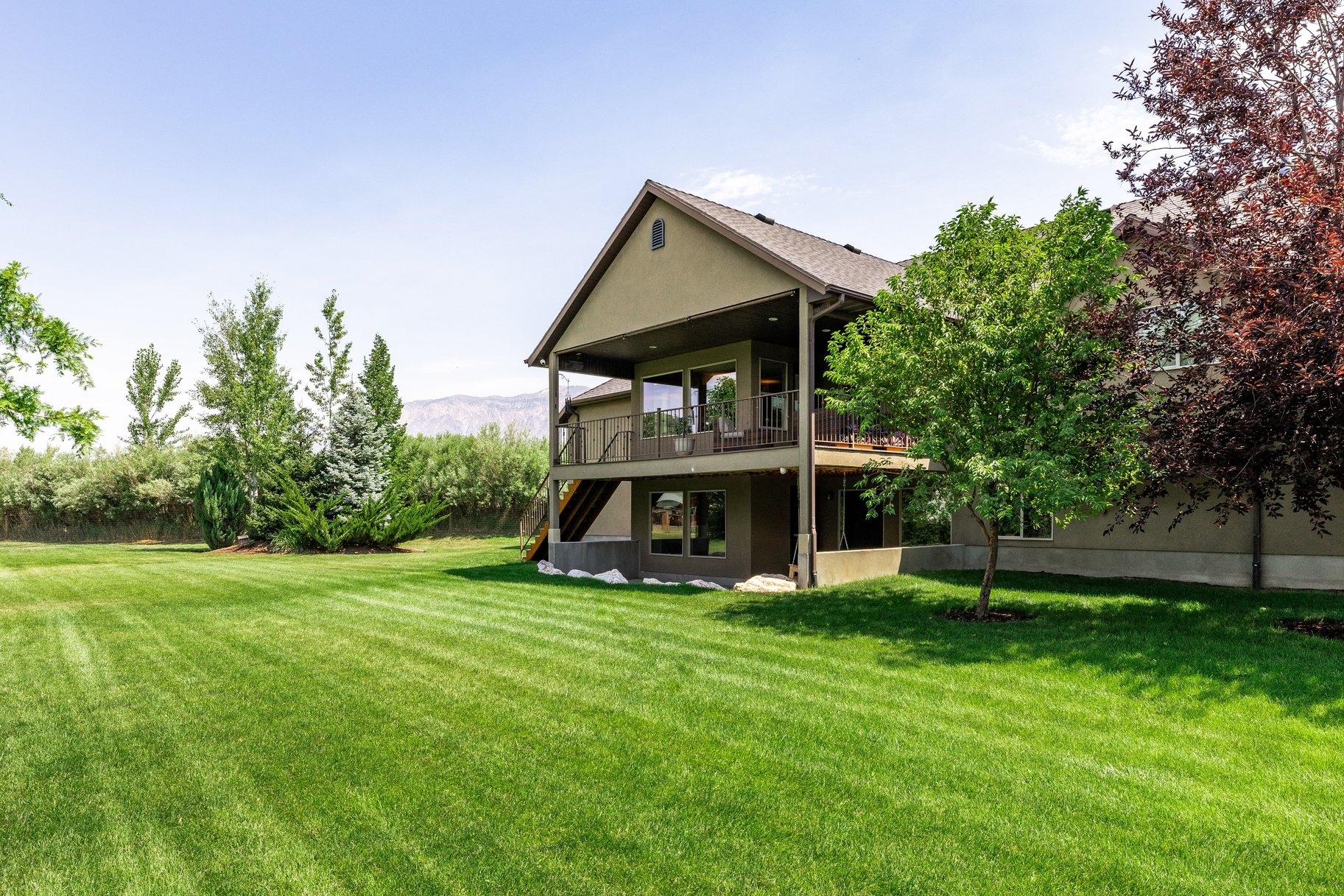  Luxury Custom Rambler on .86 Acre Park Like Setting and Extensive Mountain Views - 物件實景