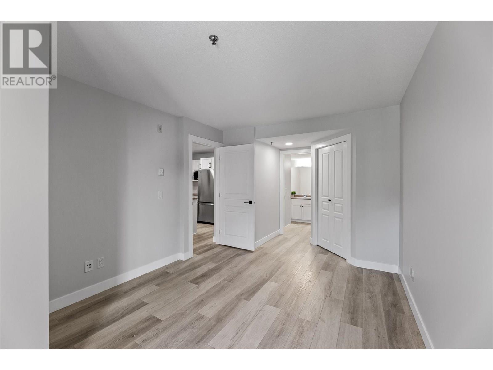 KELOWNA, British Columbia, V1Y 9Z1, CA, 2 Bedrooms Bedrooms, ,2 BathroomsBathrooms,Residential,For Sale,1895664