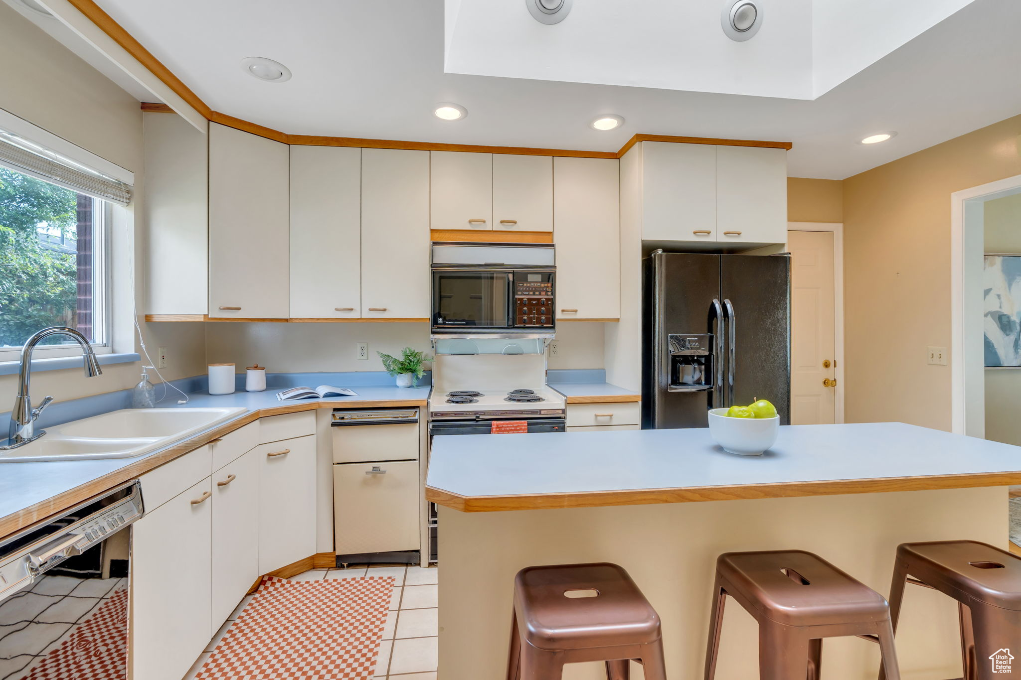 Millcreek, Utah, 84109, United States, 5 Bedrooms Bedrooms, ,1 BathroomBathrooms,Residential,For Sale,1924864