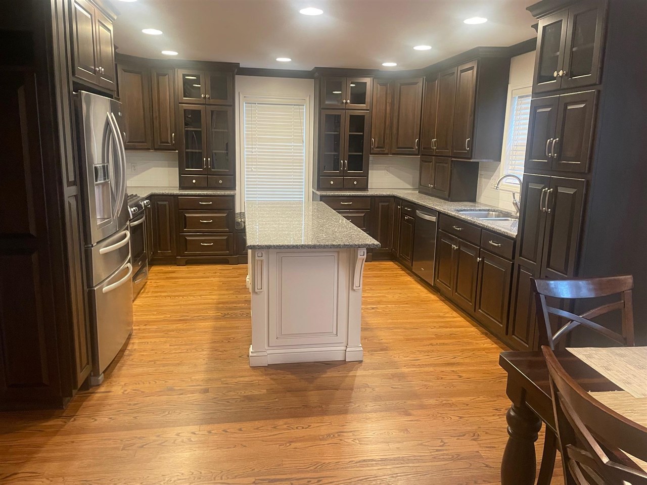 Bowling Green, Kentucky, 42104, United States, 4 Bedrooms Bedrooms, ,5 BathroomsBathrooms,Residential,For Sale,1971353