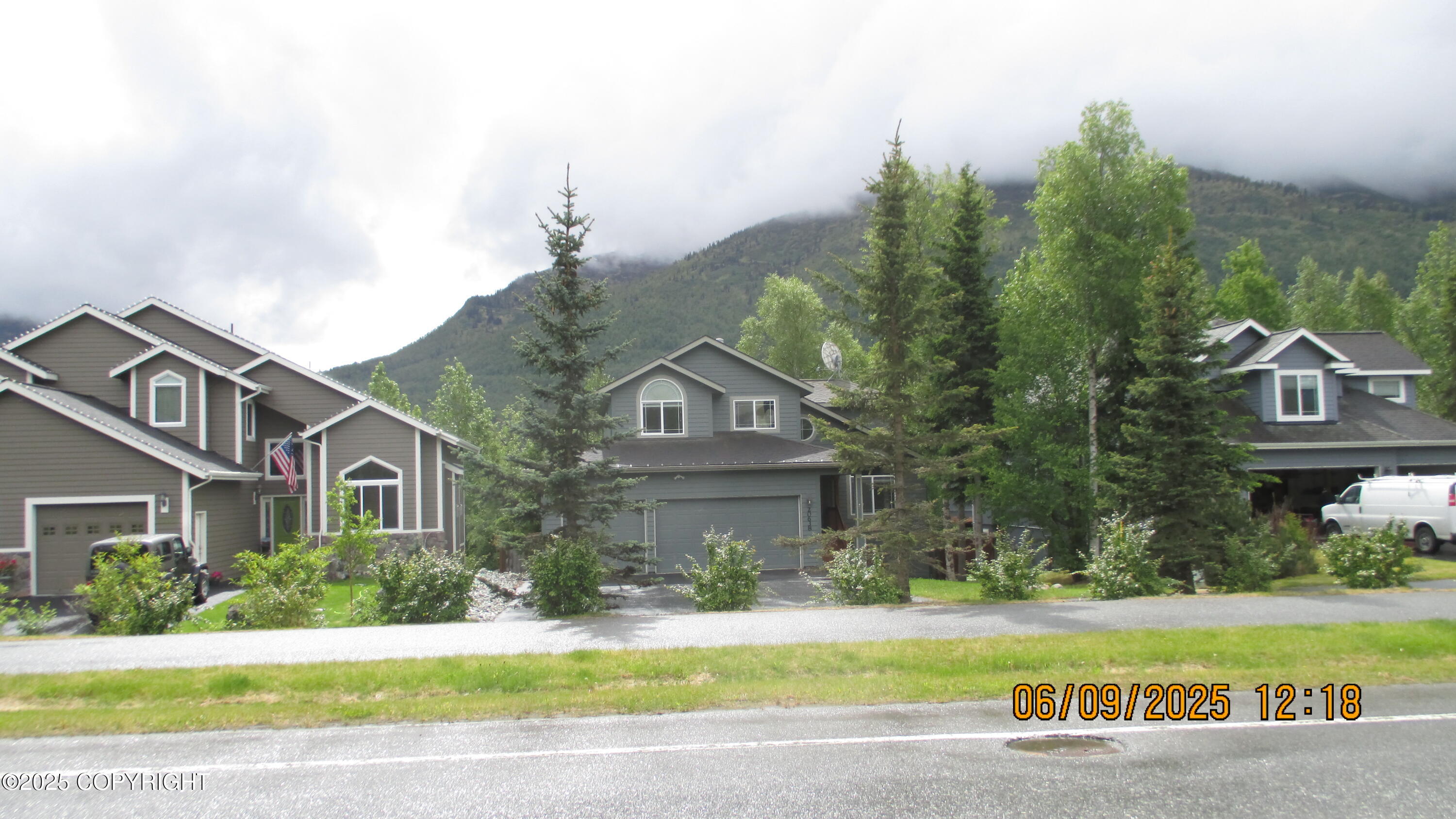 Eagle River, Alaska, 99577, United States, 4 Bedrooms Bedrooms, ,4 BathroomsBathrooms,Residential,For Sale,1981531