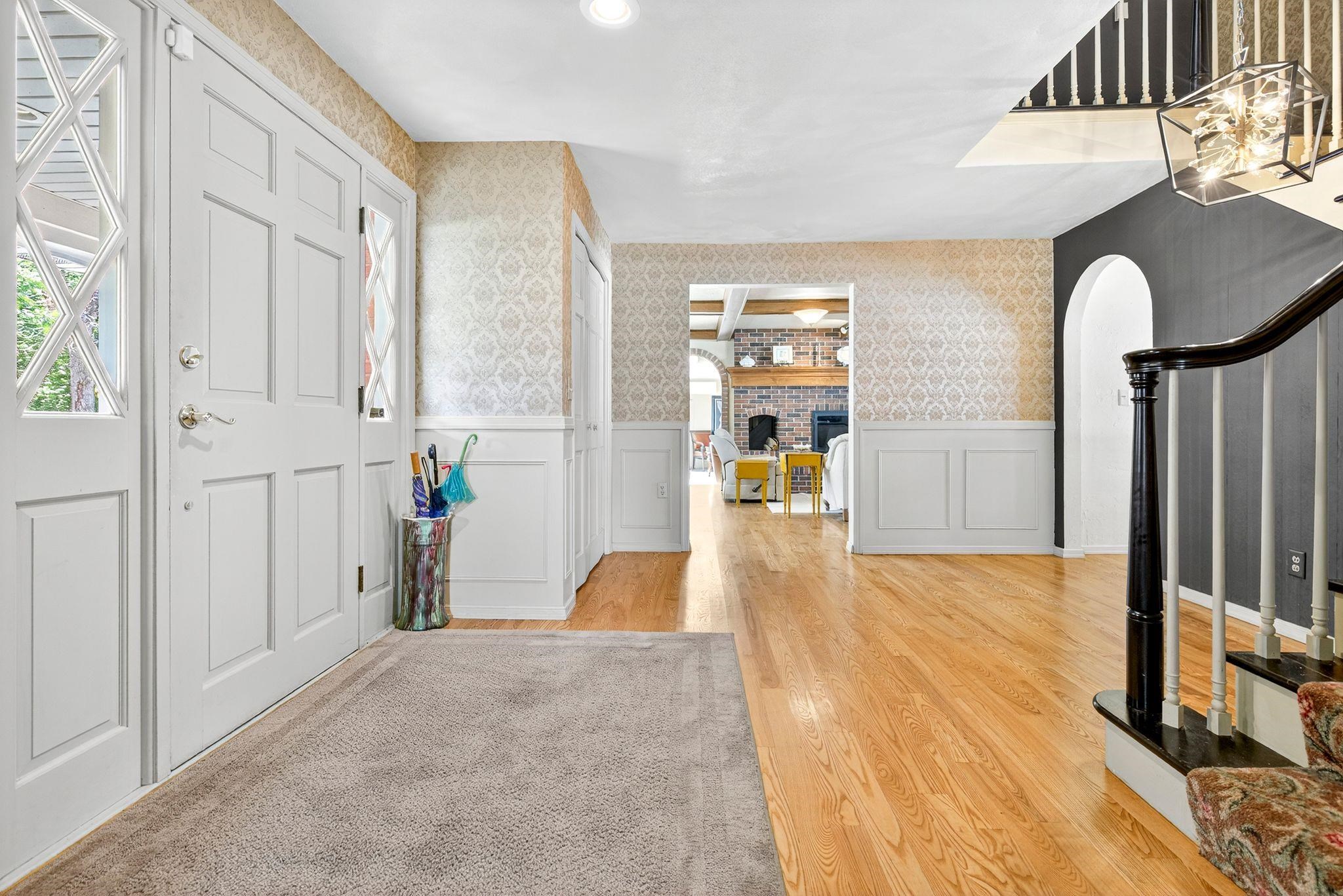 Hortonville, Wisconsin, 54944-9435, United States, 5 Bedrooms Bedrooms, ,4 BathroomsBathrooms,Residential,For Sale,1977478