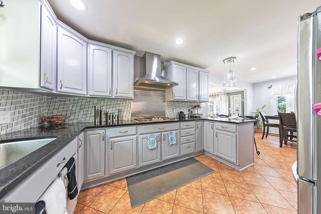 Silver Spring, Maryland, 20902, United States, 3 Bedrooms Bedrooms, ,3 BathroomsBathrooms,Residential,For Sale,1931688