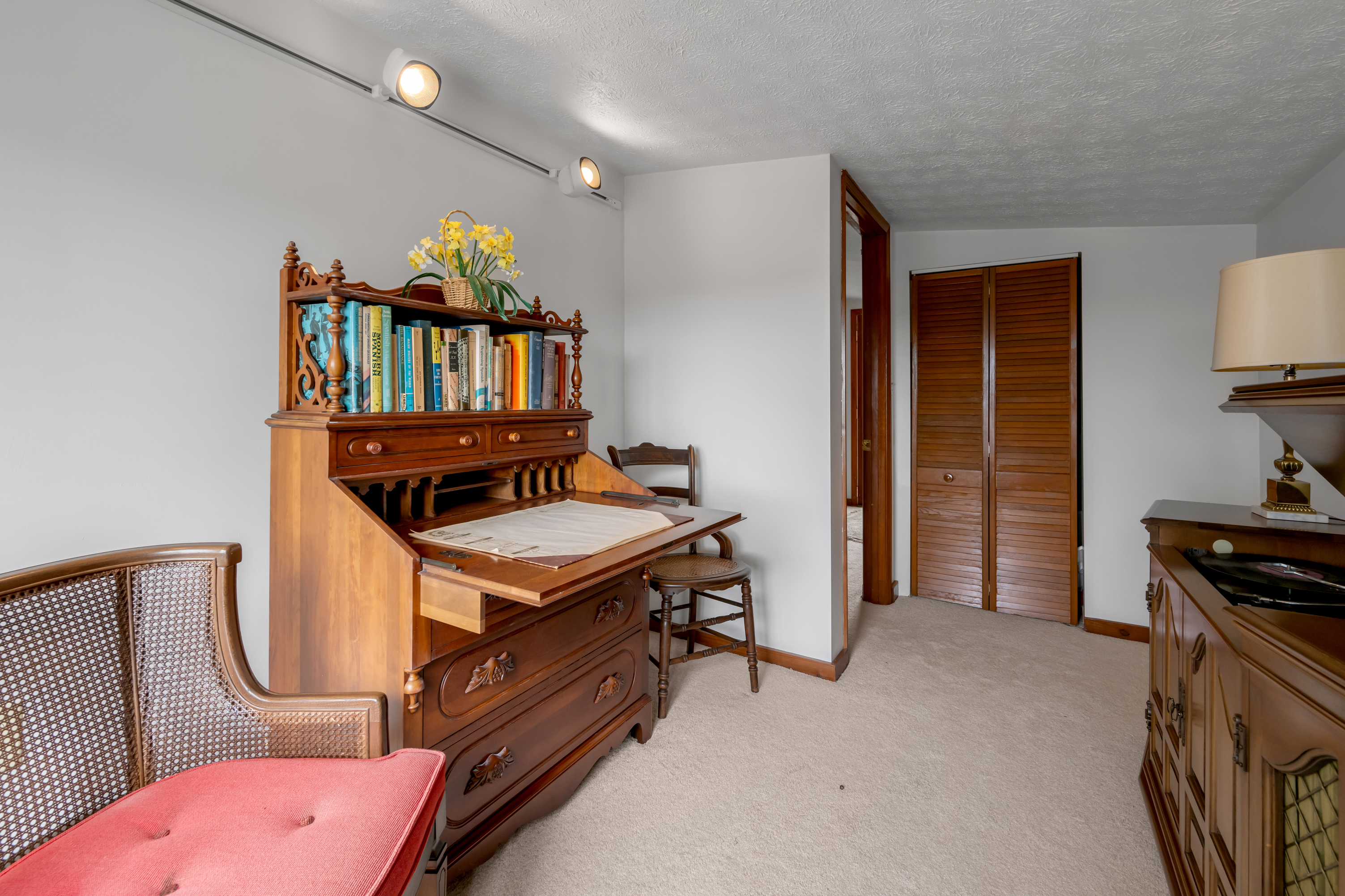  512 Chimney Rock Road - 物件實景