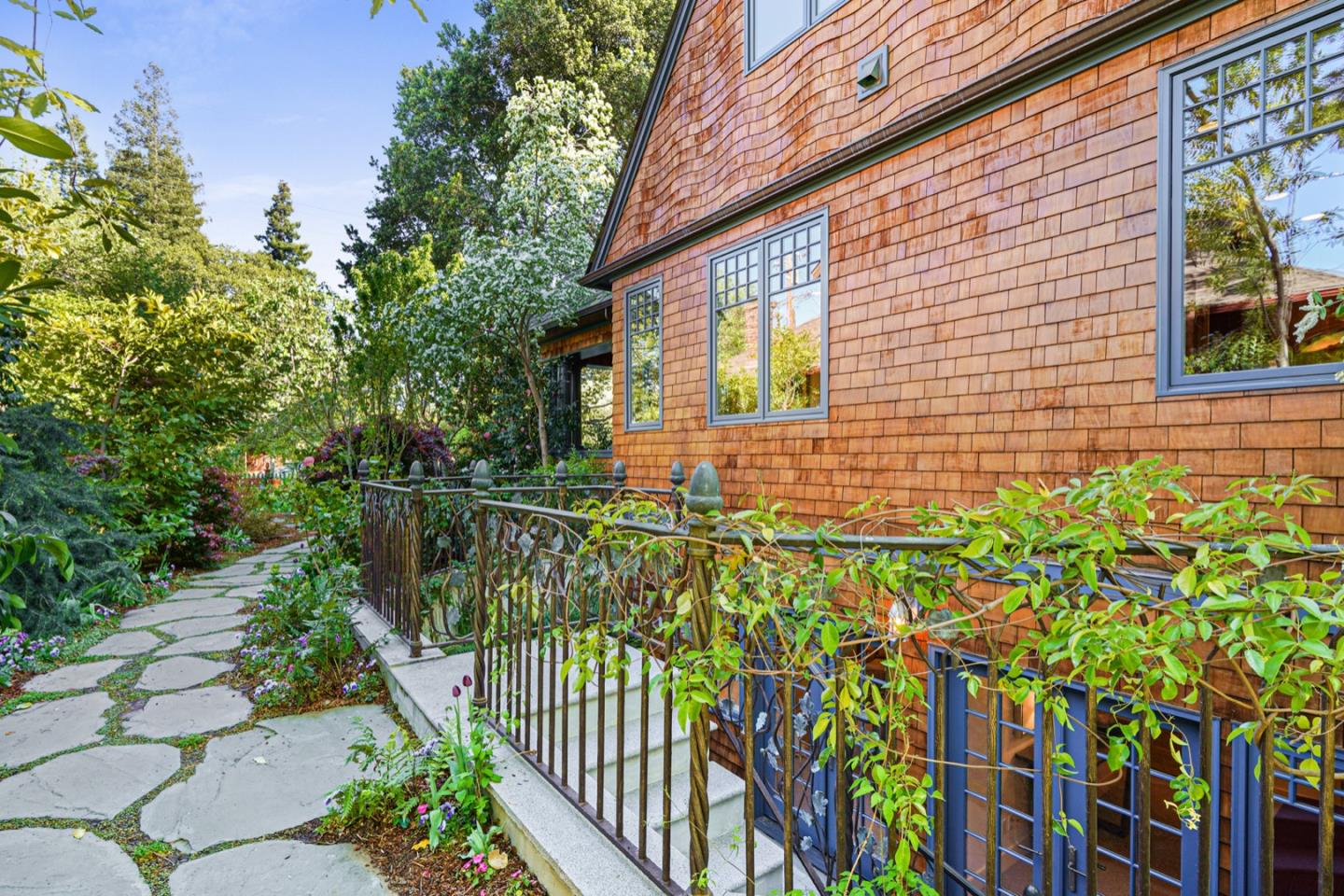 535 Kingsley Ave, Palo Alto, California, 94301, United States, 5 Bedrooms Bedrooms, ,4 BathroomsBathrooms,Residential,For Sale,535 Kingsley Ave,1664262