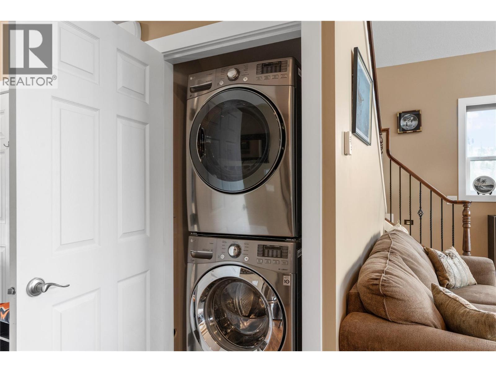 KELOWNA, British Columbia, V1Z 3R8, CA, 2 Bedrooms Bedrooms, ,2 BathroomsBathrooms,Residential,For Sale,1950857
