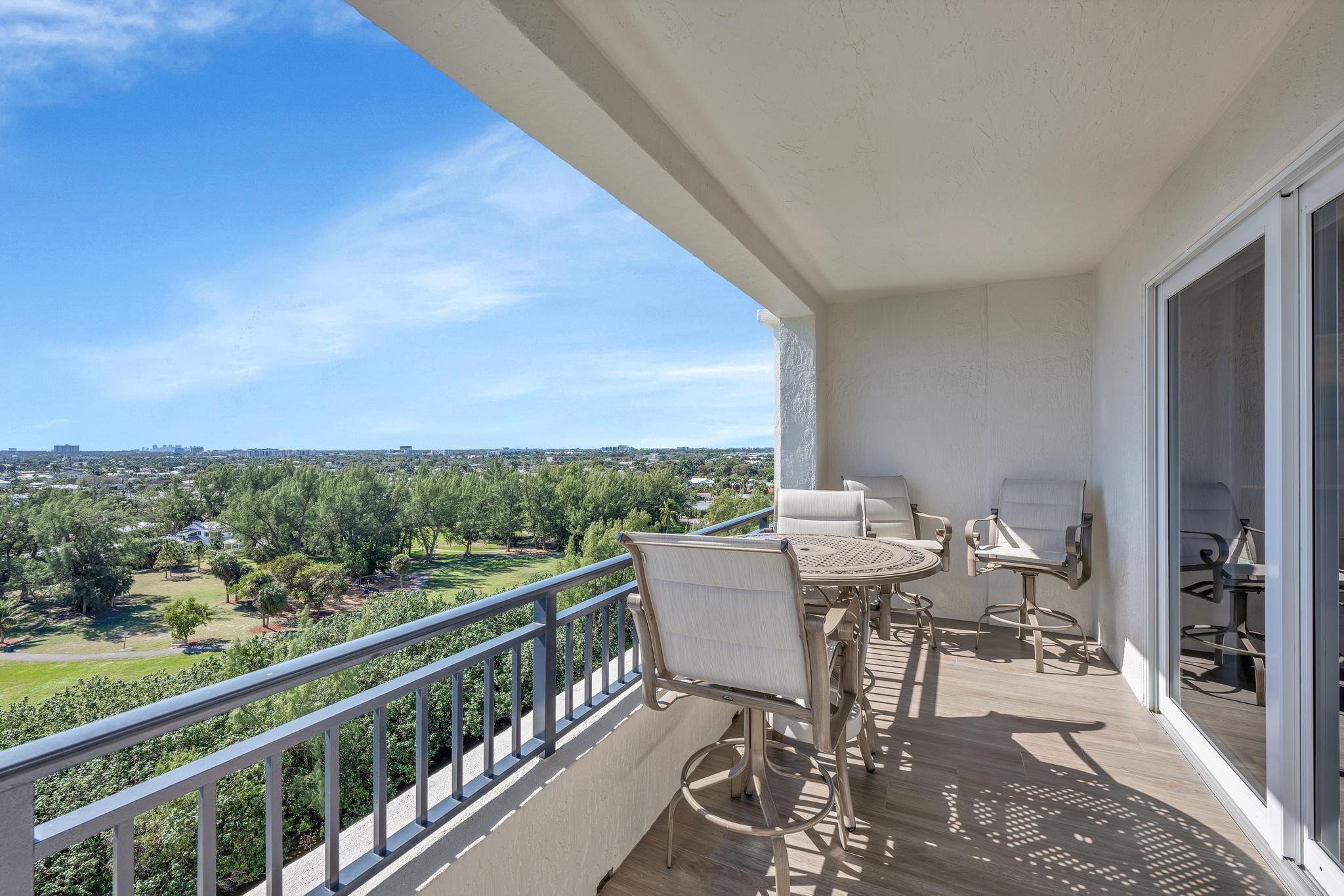 Pompano Beach, Florida, 33062, United States, 2 Bedrooms Bedrooms, ,3 BathroomsBathrooms,Residential,For Sale,1978279