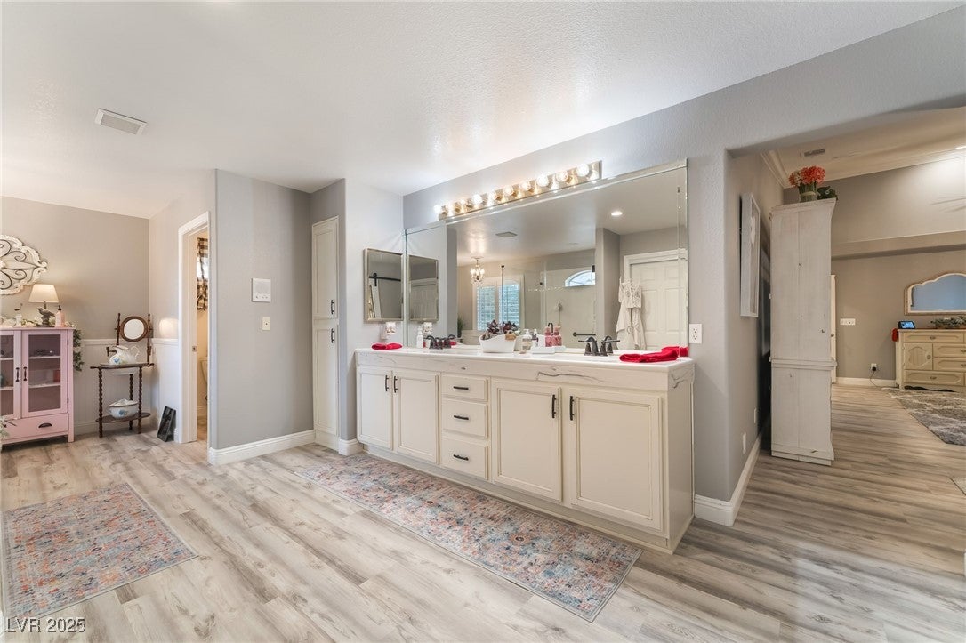 Henderson, Nevada, 89015, United States, 4 Bedrooms Bedrooms, ,3 BathroomsBathrooms,Residential,For Sale,2001549