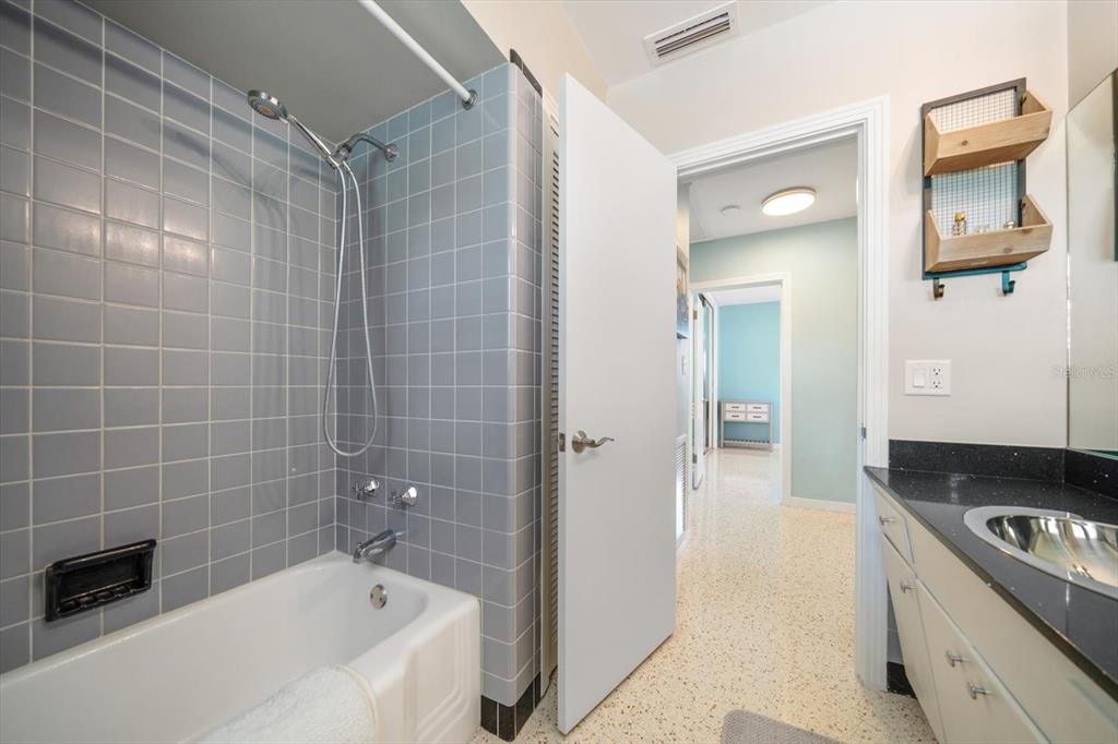 Belleair, Florida, 33756, United States, 2 Bedrooms Bedrooms, ,2 BathroomsBathrooms,Residential,For Sale,1917334