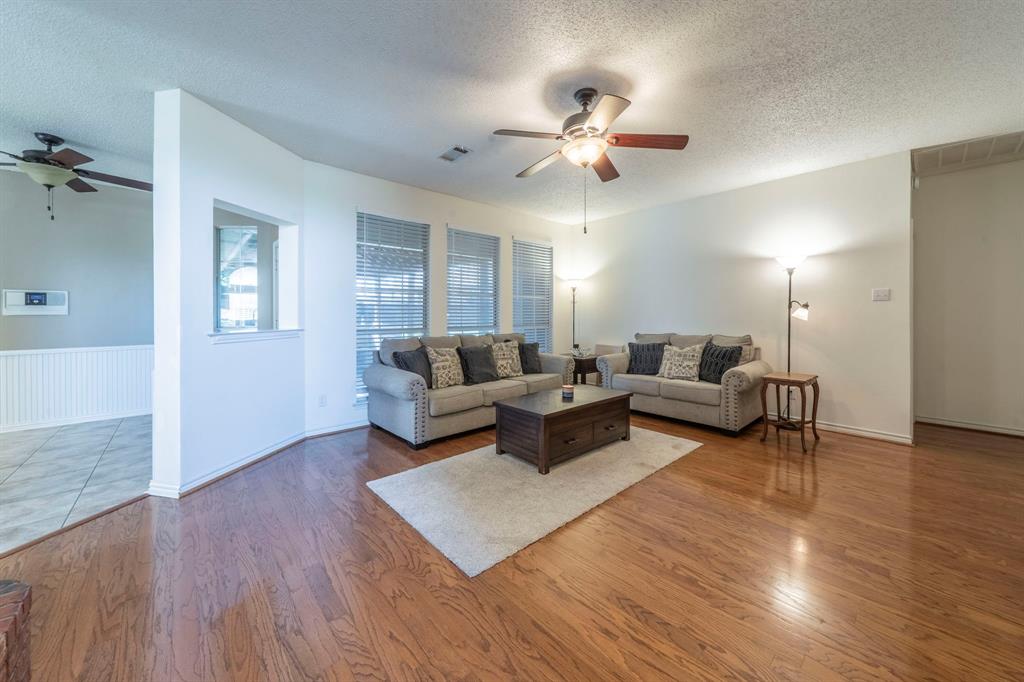 Wylie, Texas, 75098, United States, 4 Bedrooms Bedrooms, ,3 BathroomsBathrooms,Residential,For Sale,1981293