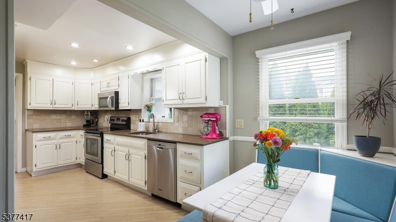 Westfield Town, New Jersey, 07090, United States, 4 Bedrooms Bedrooms, ,3 BathroomsBathrooms,Residential,For Sale,1941092