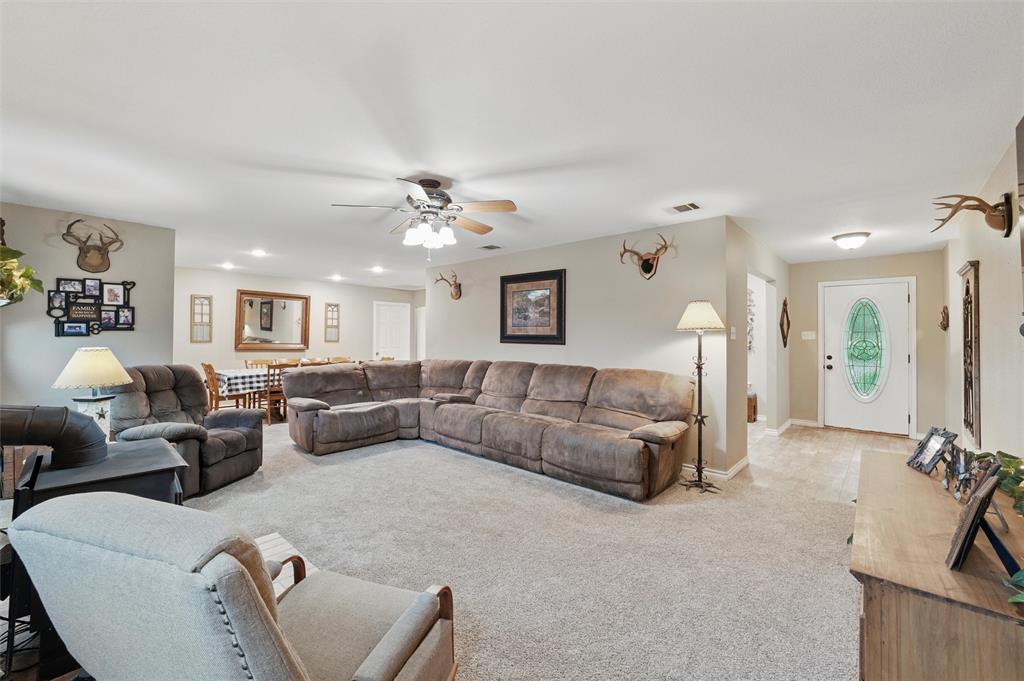 Weatherford, Texas, 76088, United States, 5 Bedrooms Bedrooms, ,4 BathroomsBathrooms,Residential,For Sale,1920303