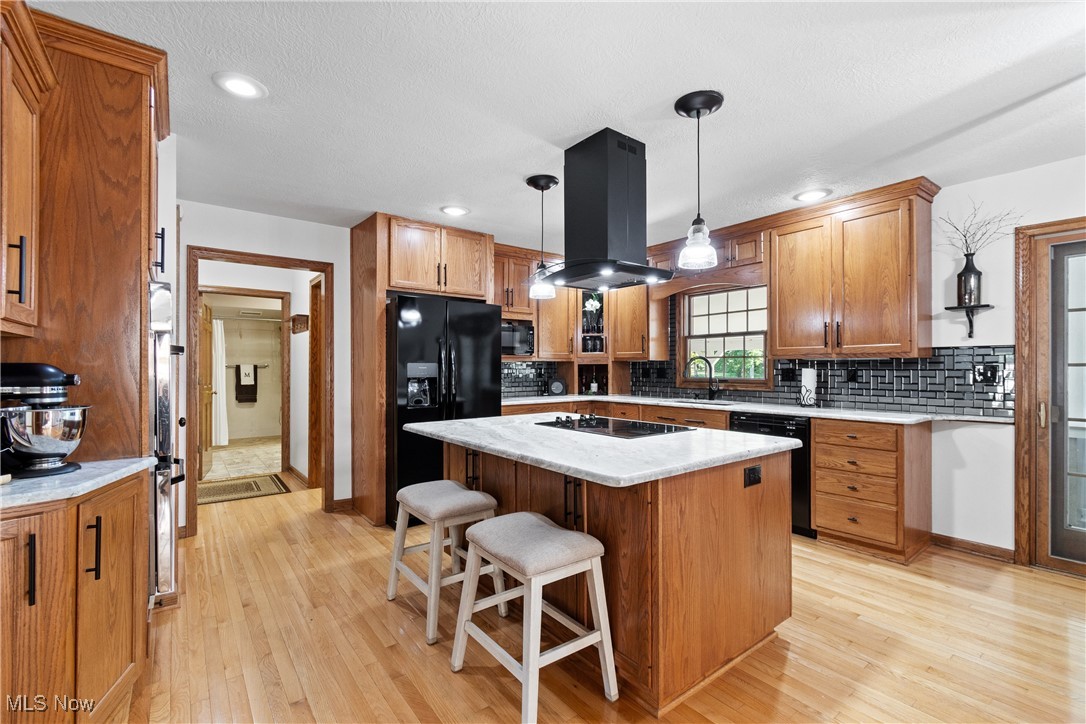 Uniontown, Ohio, 44685, United States, 5 Bedrooms Bedrooms, ,4 BathroomsBathrooms,Residential,For Sale,1947066