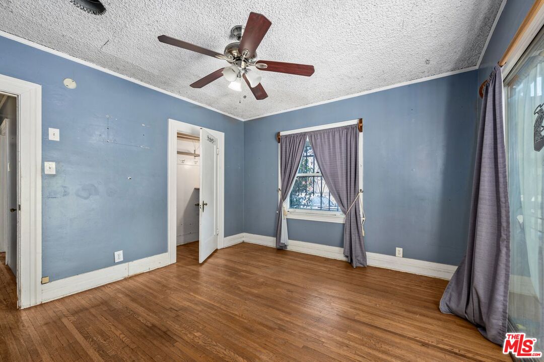 Los Angeles, California, 90004, United States, 3 Bedrooms Bedrooms, ,1 BathroomBathrooms,Residential,For Sale,1896510
