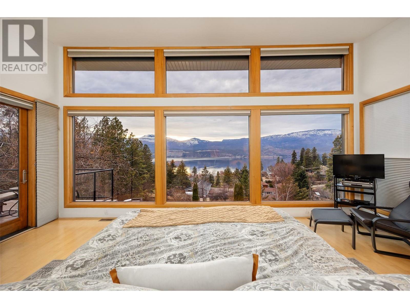 LAKE COUNTRY, British Columbia, V4V 1B3, CA, 5 Bedrooms Bedrooms, ,4 BathroomsBathrooms,Residential,For Sale,1838112