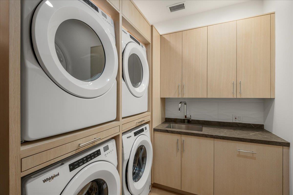 Saratoga, California, 95070, United States, 6 Bedrooms Bedrooms, ,11 BathroomsBathrooms,Residential,For Sale,1971416