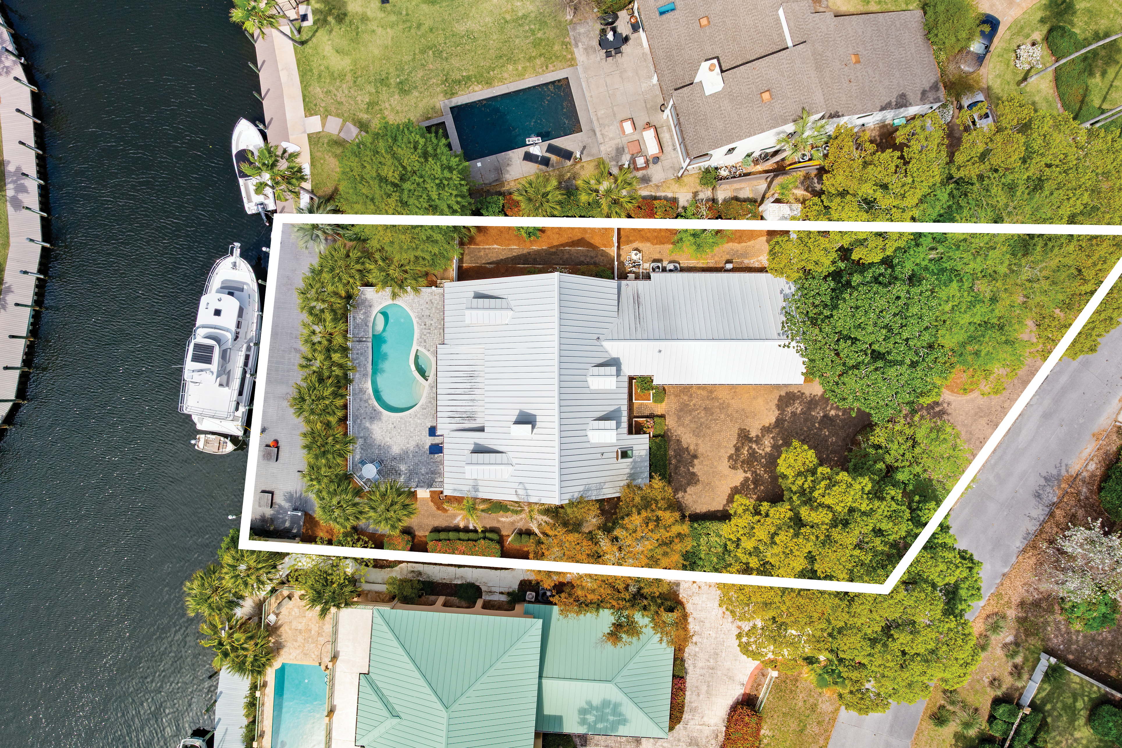  Thoughtfully-Designed Waterfront Retreat With Gulf And Bay Access - 物件實景