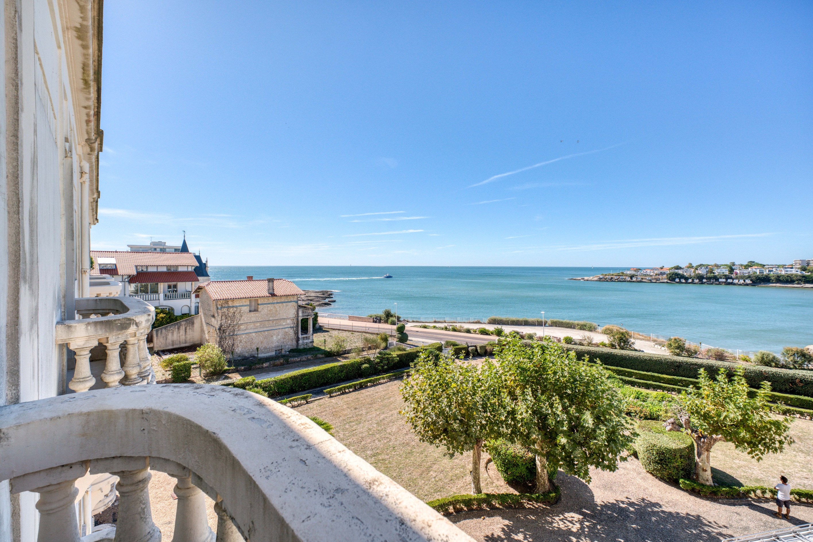 Apartment with balcony and sea view - 物件實景
