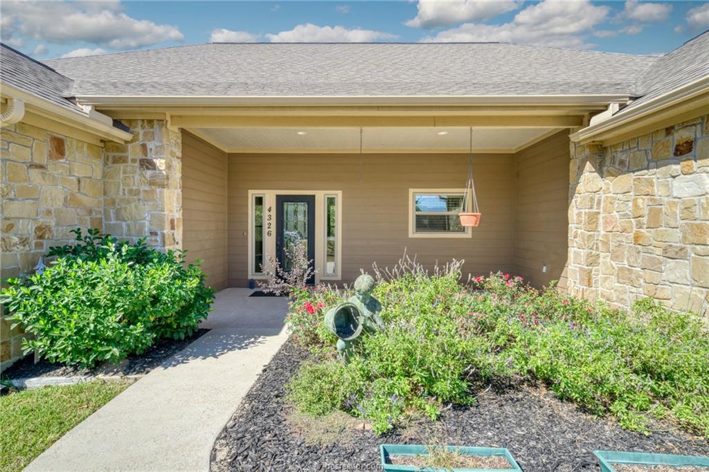North Zulch, Texas, 77872, United States, 4 Bedrooms Bedrooms, ,3 BathroomsBathrooms,Residential,For Sale,1920538